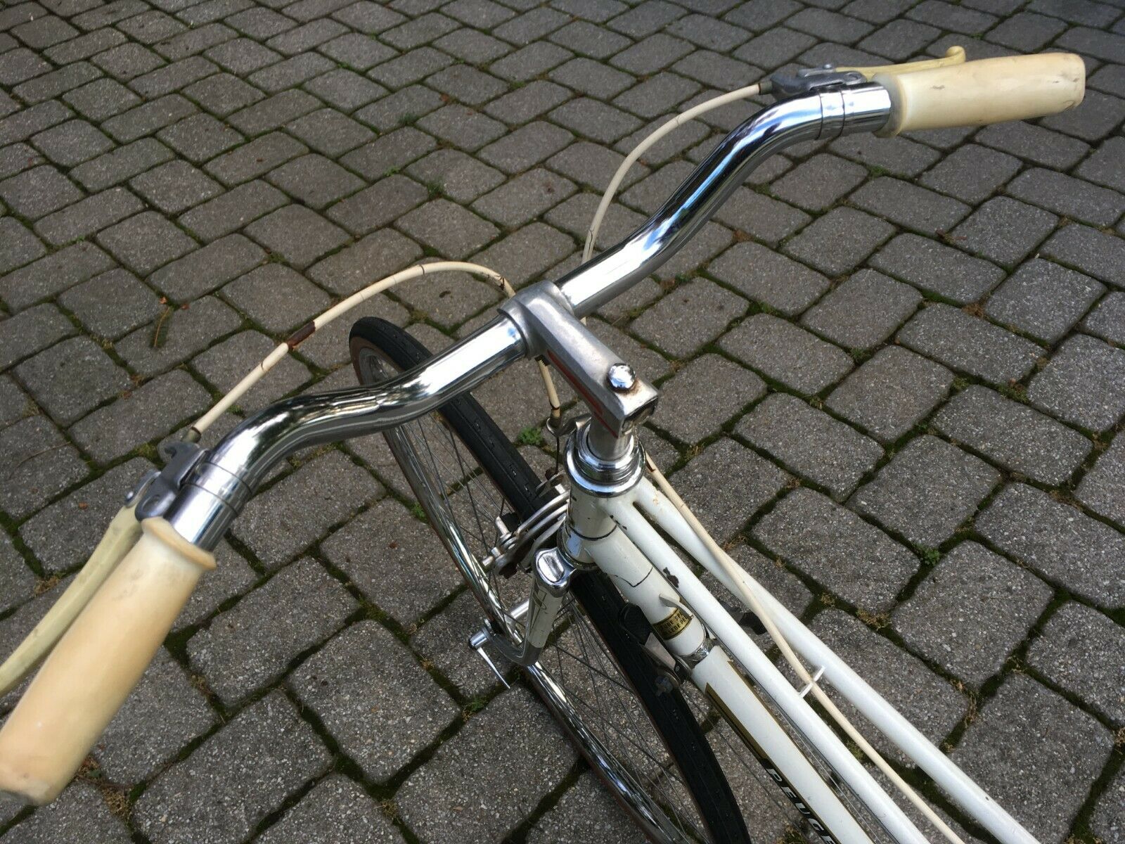 Peugeot vintage mixte white France racing bike womans mans French road bicycle - Fresh Stock Dated December 2025