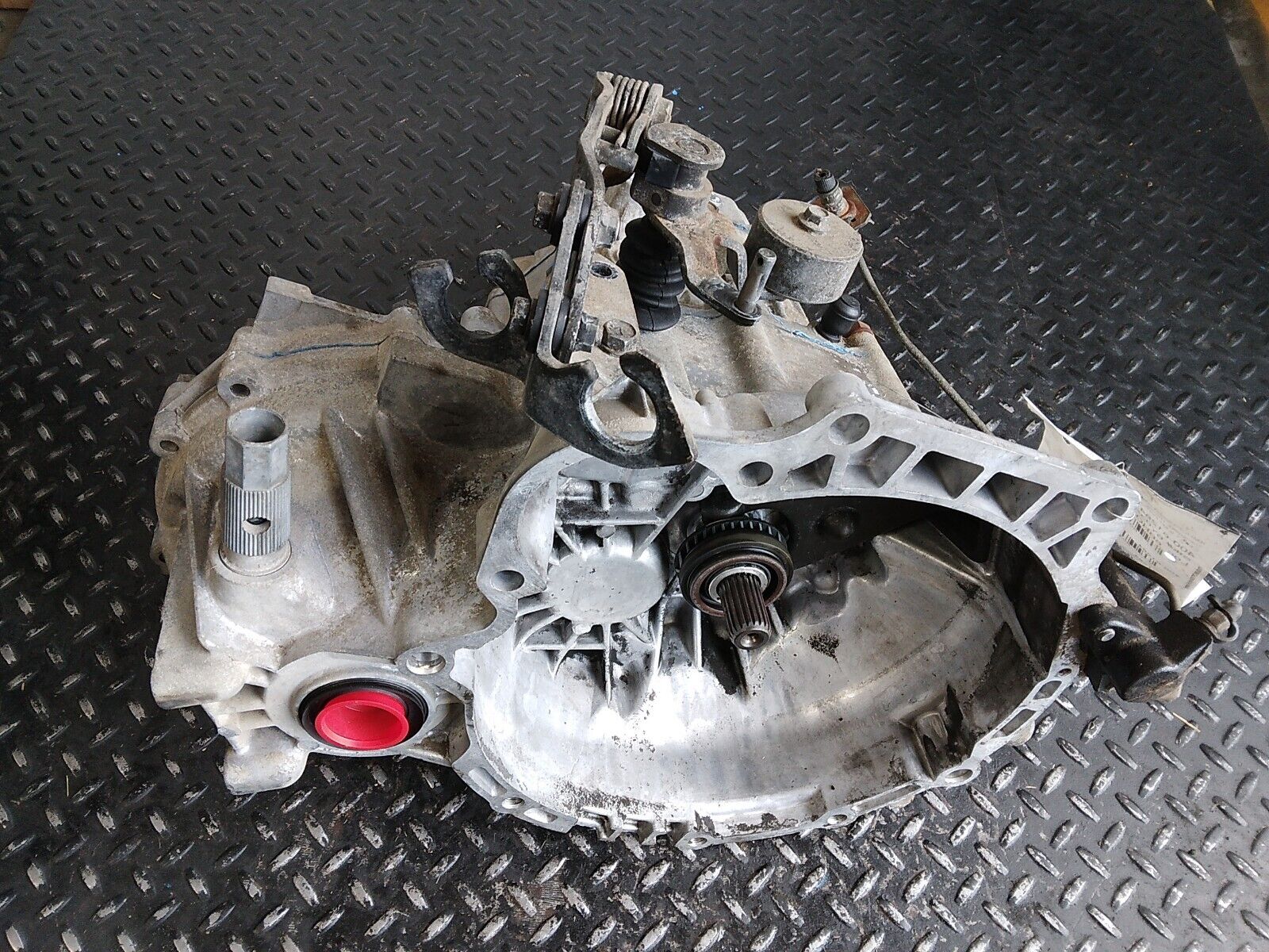 2001-2005 Hyundai Accent 1.5L SOHC MT Manual 5 Speed Transmission Gearbox - Fresh Stock Dated January 2026