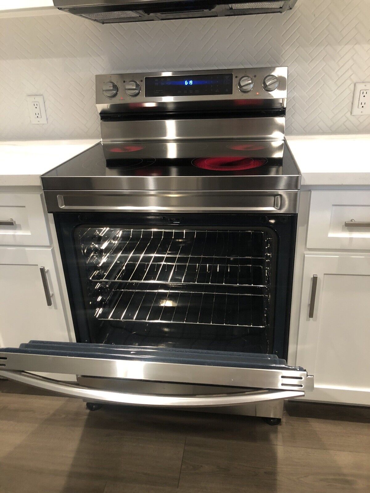 Electric stove - Fresh Stock Dated February 2026