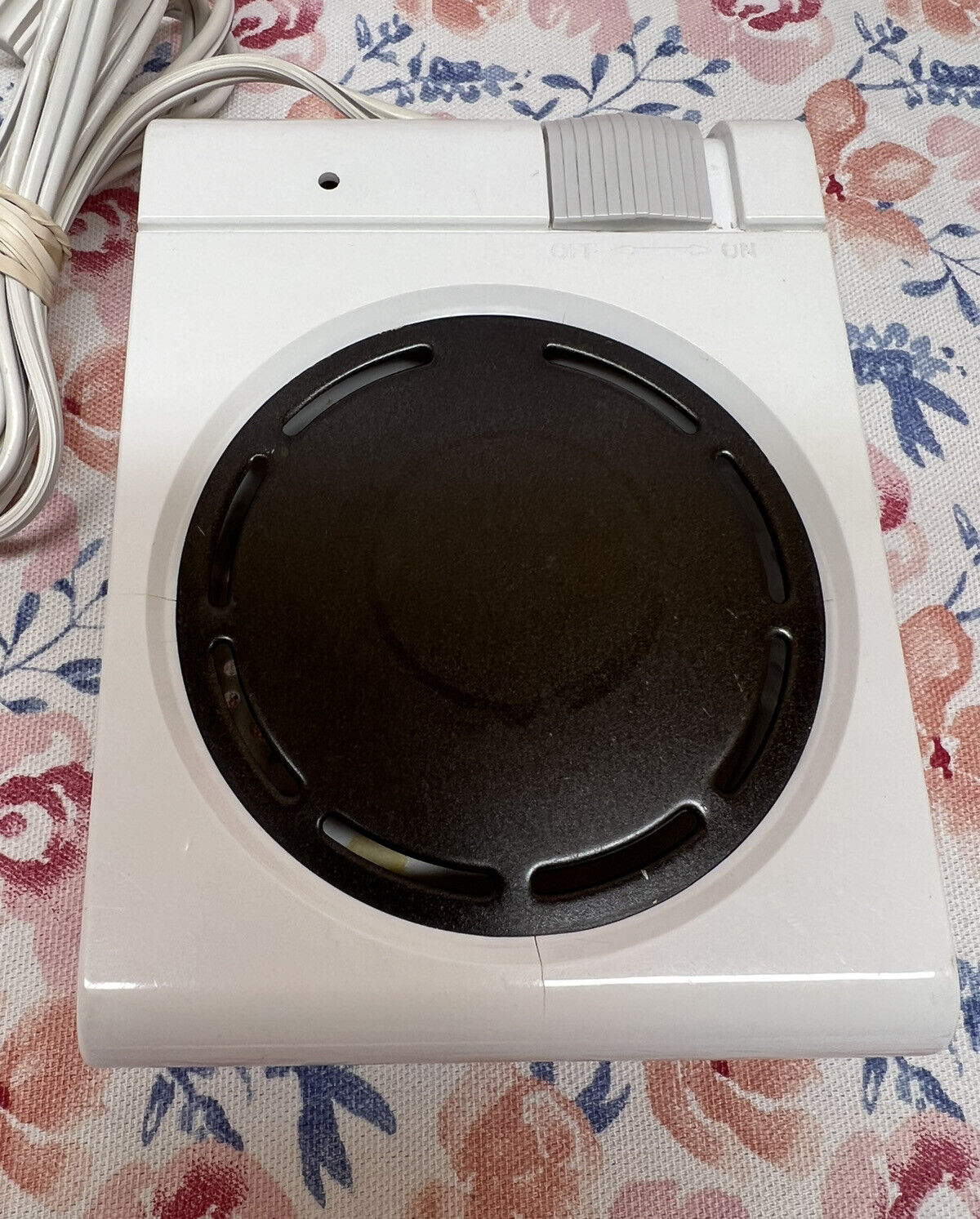 Vintage DAZEY Model 1400 Coffee Soup Beverage Cup Mug Warmer 25 Watts (CW-10) - Fresh Stock Dated February 2026