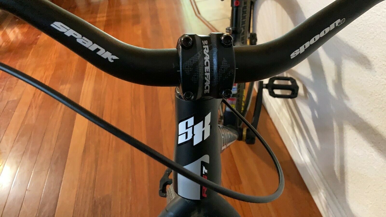 Supercross bmx bike only used once, has hydraulic disk brakes. - Fresh Stock Dated December 2025