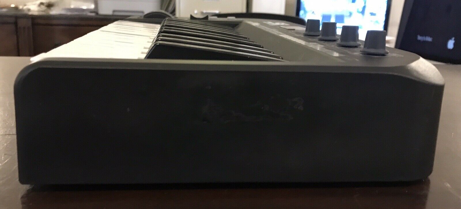 Monoprice Stage Right Midi Keyboard Controller, Black, 25 Key, with power supply - Fresh Stock Dated December 2025