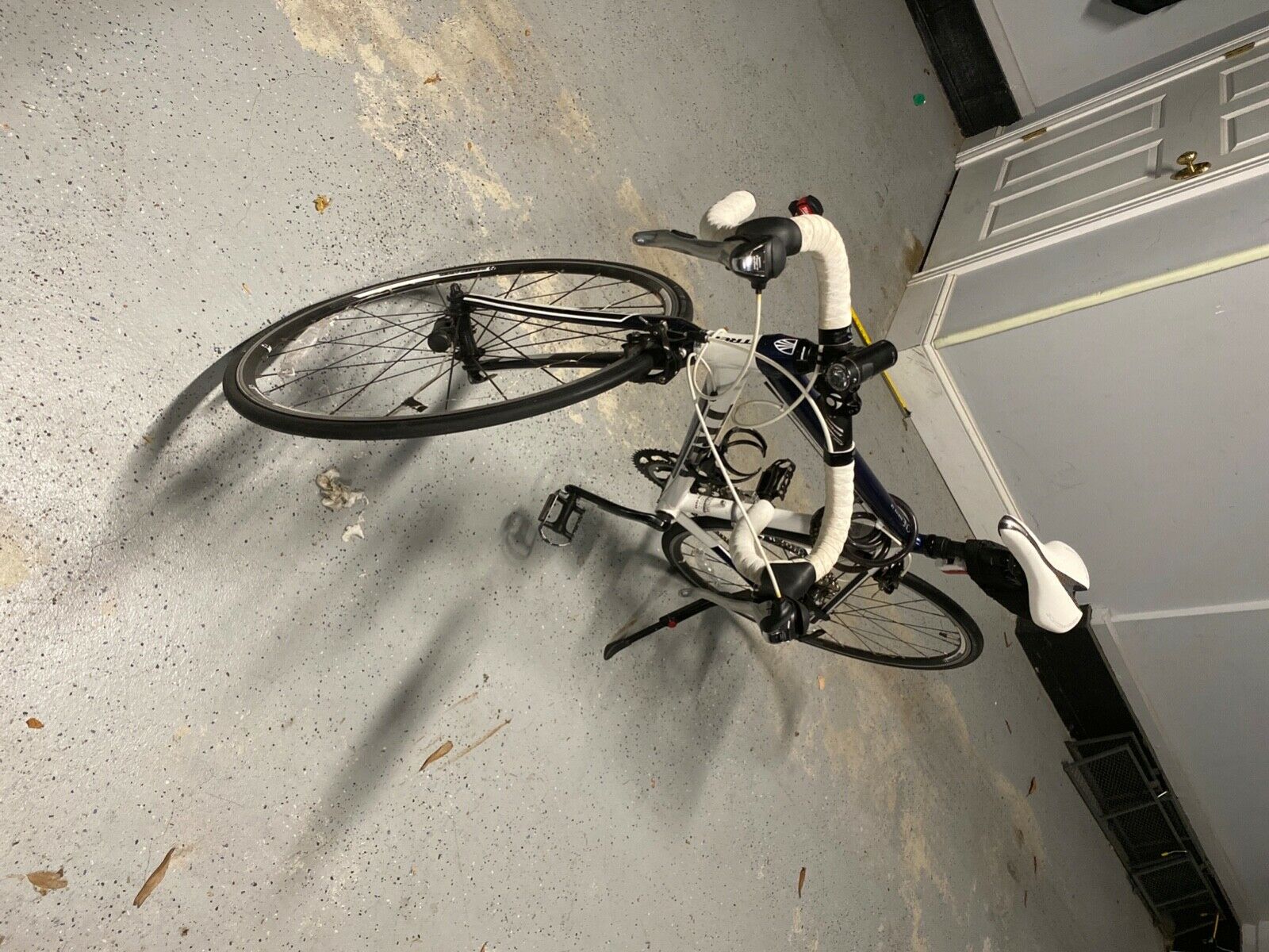 trek one series 1.5 - alpha 100 series aluminum (blue and white) (used) - Fresh Stock Dated December 2025