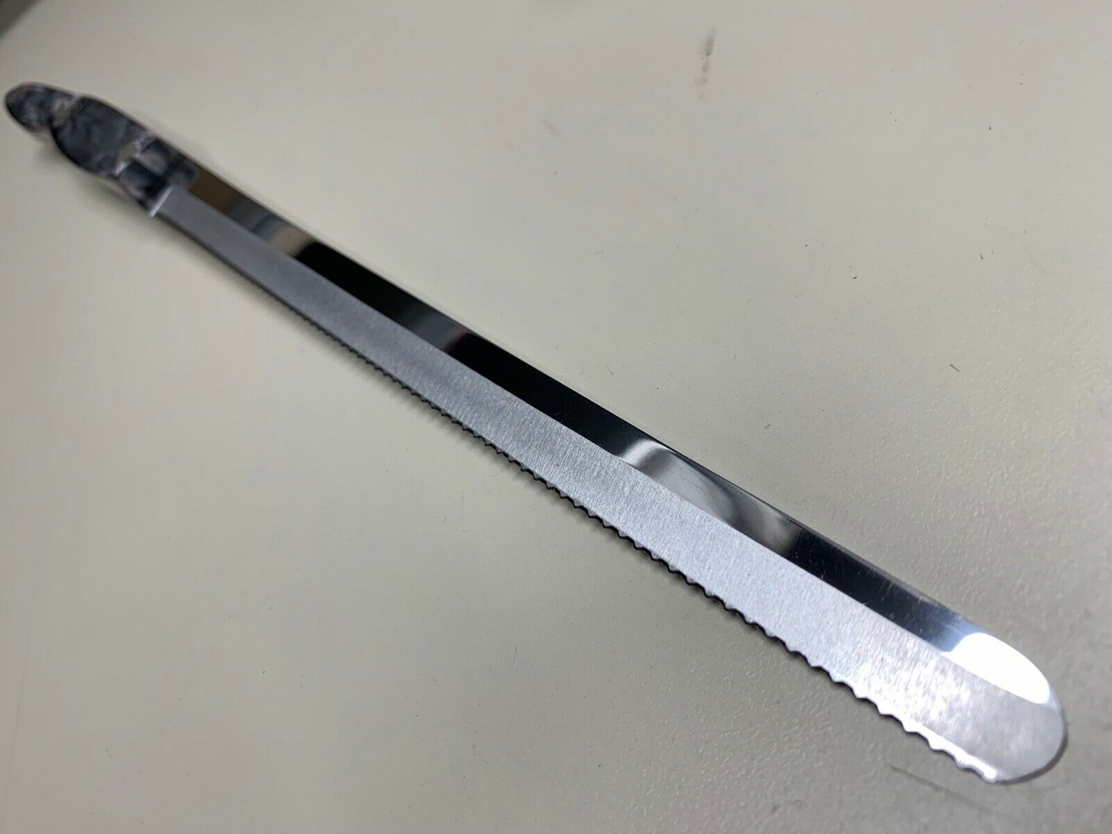 CUTCO classic 1724 slicer knife USA made *NICE* - Fresh Stock Dated January 2026