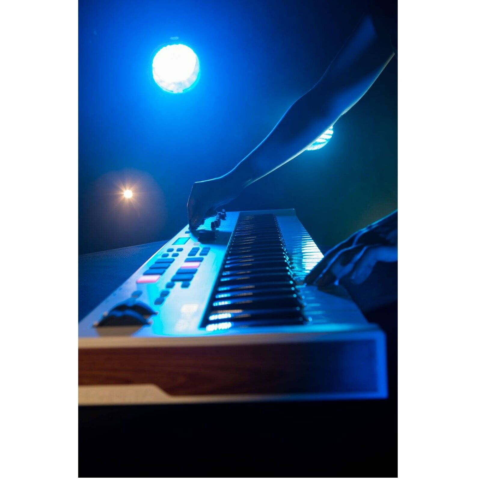 Arturia Keylab Essential 61 61-key USB MIDI Keyboard Controller w Ableton Lite - Fresh Stock Dated December 2025