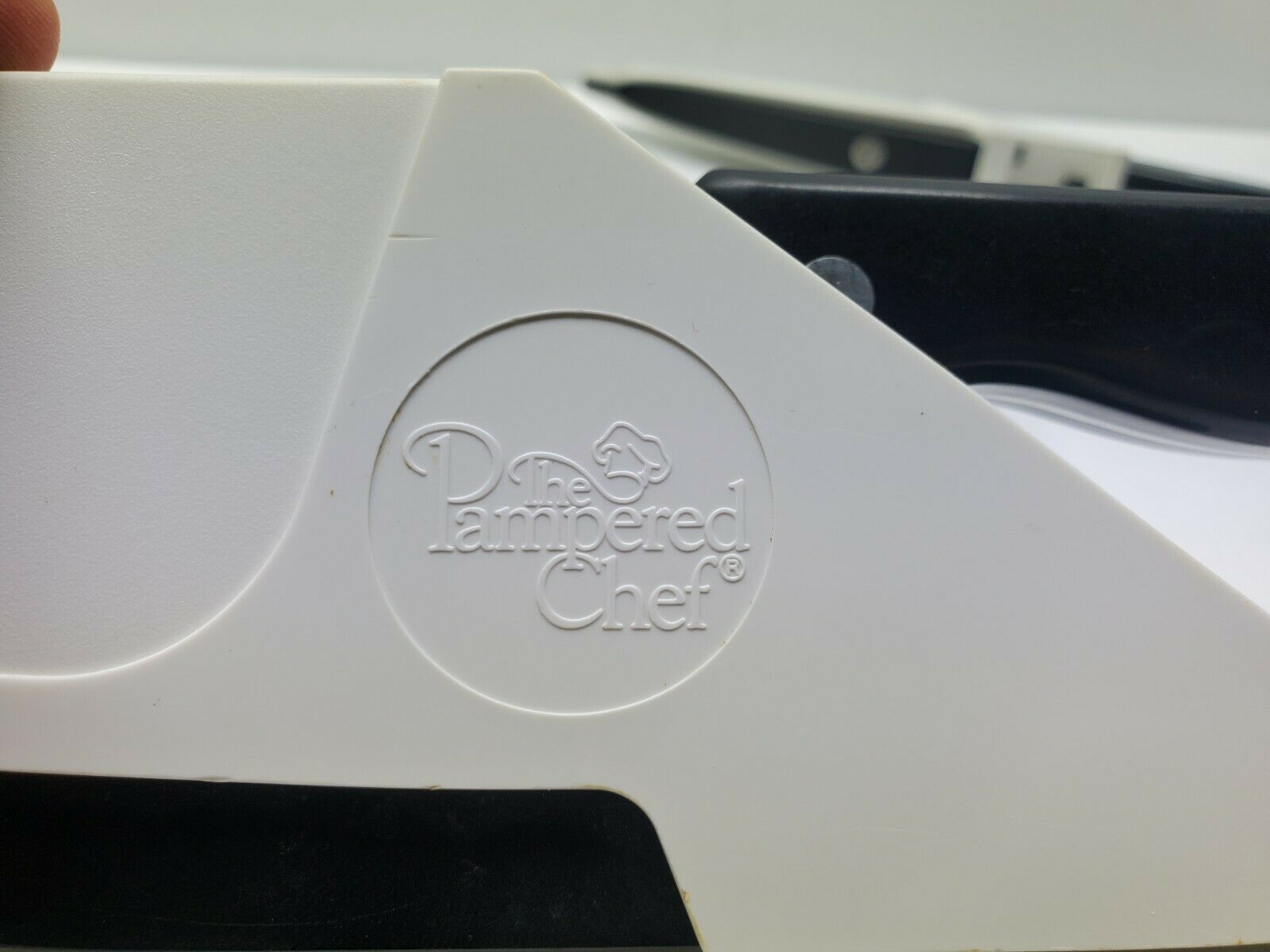 Set Of 3 Pampered Chef Knives With Self Sharpening Sheaths 8” 5” 3” Blades black - Fresh Stock Dated January 2026