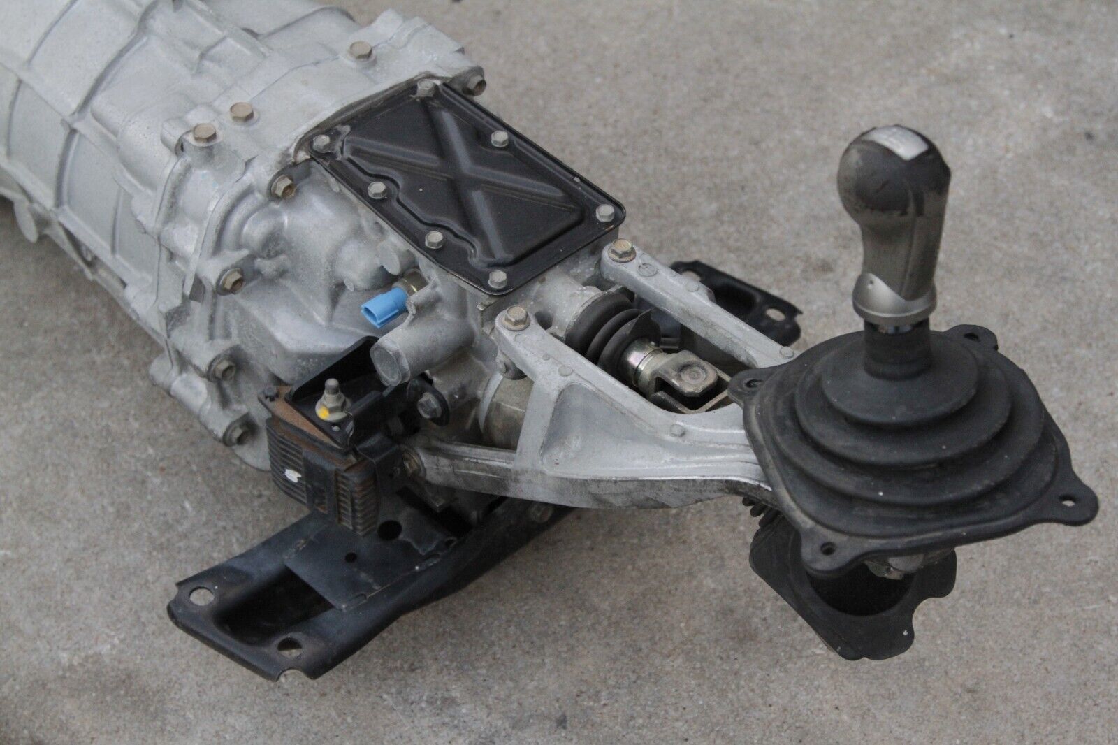 03-04 INFINITI G35 VQ35DE V6 3.5L 6 SPEED MT MANUAL TRANSMISSION KIT OEM - Fresh Stock Dated January 2026