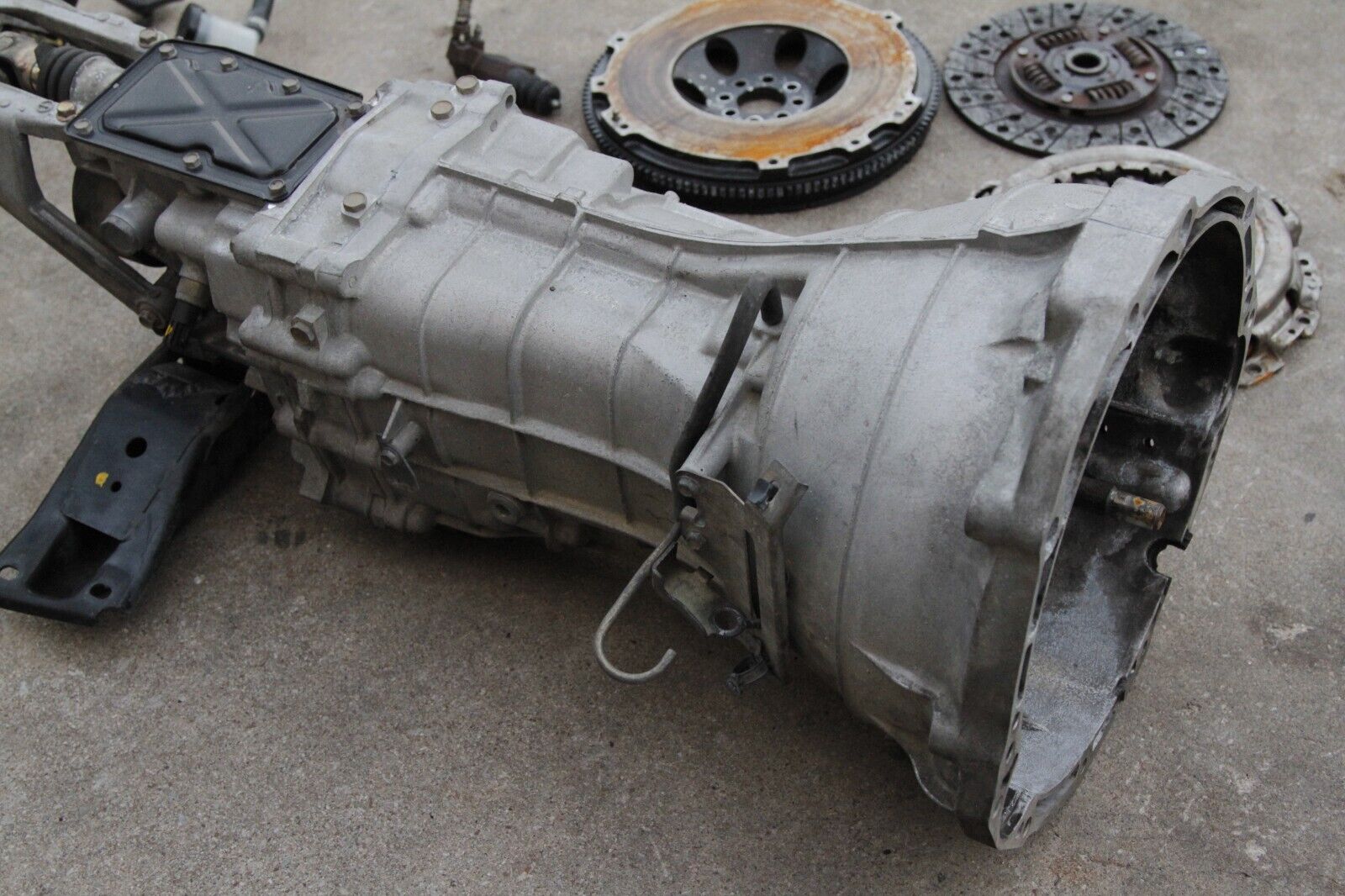 03-04 INFINITI G35 VQ35DE V6 3.5L 6 SPEED MT MANUAL TRANSMISSION KIT OEM - Fresh Stock Dated January 2026