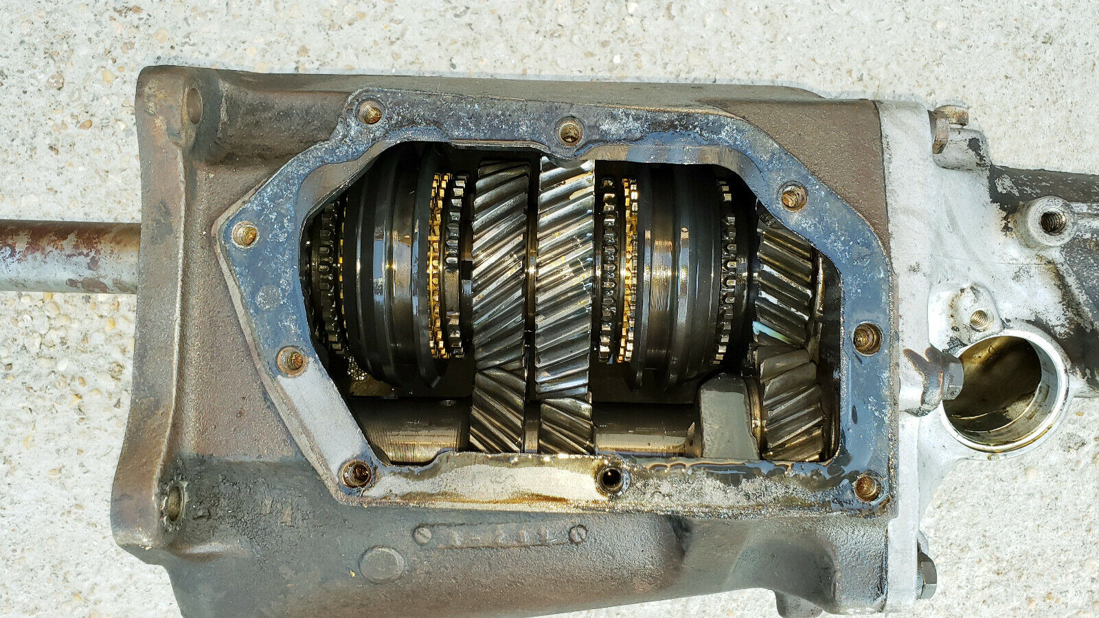 mopar E-body A230 transmission 32-spline cuda challenger deputy 3-speed 340 383 - Fresh Stock Dated December 2025