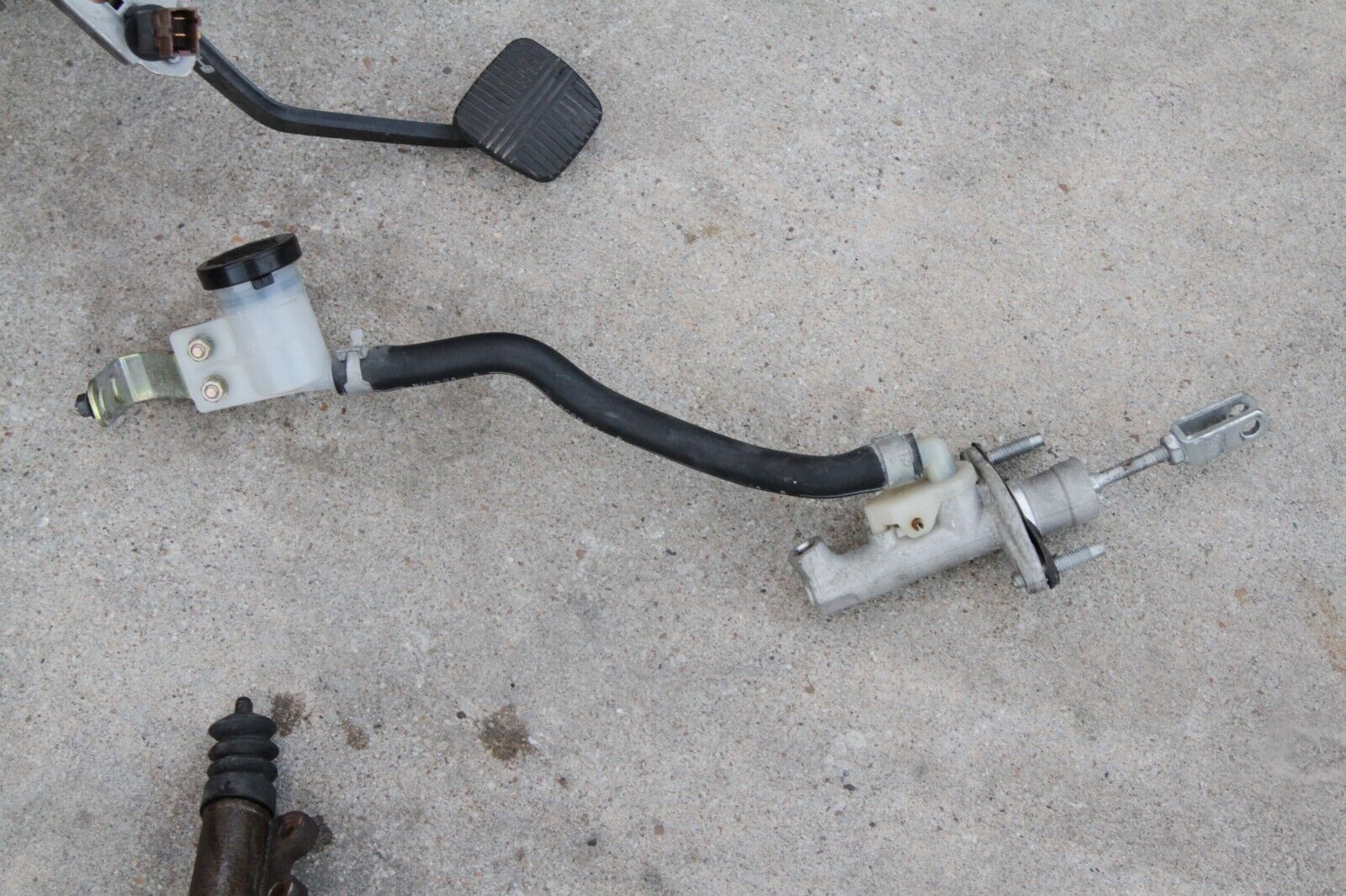 03-04 INFINITI G35 VQ35DE V6 3.5L 6 SPEED MT MANUAL TRANSMISSION KIT OEM - Fresh Stock Dated January 2026