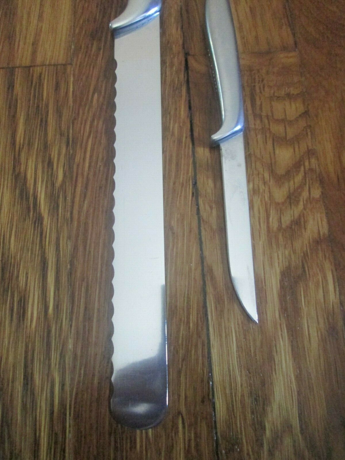Vintage Gerber Legendary Blades 2 pc Knife Set w/Block Pixie & Sandwich Knives - Fresh Stock Dated January 2026