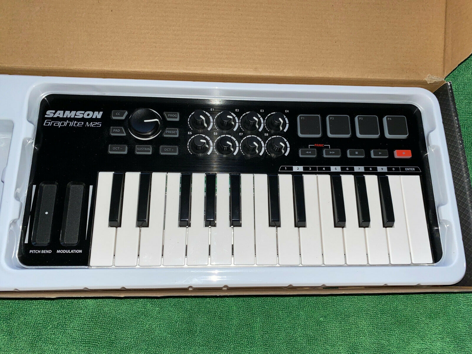SAMSON GRAPHITE M25 USB MIDI KEYBOARD CONTROLLER - Fresh Stock Dated December 2025