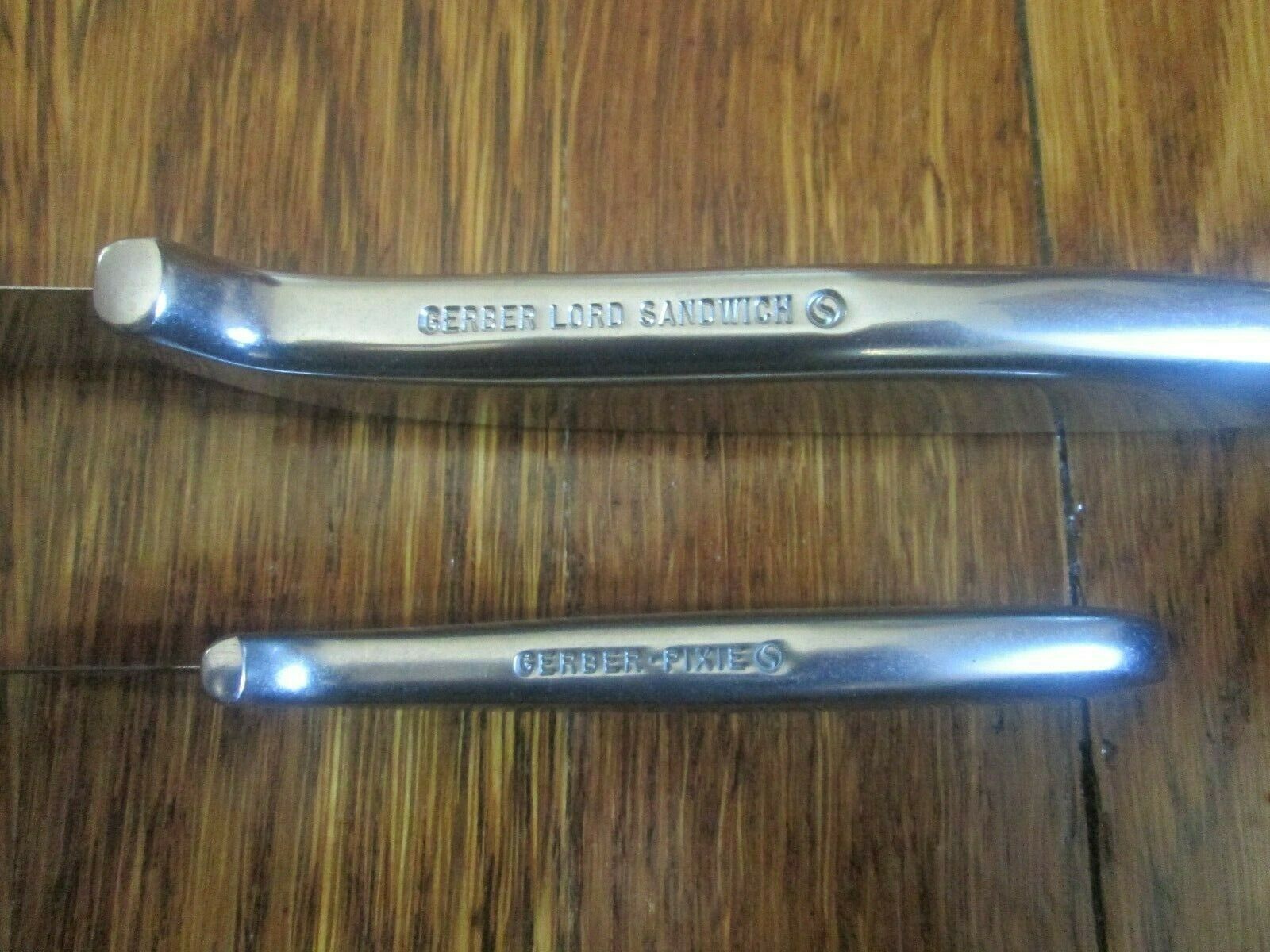 Vintage Gerber Legendary Blades 2 pc Knife Set w/Block Pixie & Sandwich Knives - Fresh Stock Dated January 2026