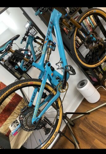 Yeti SB130 Turq Carbon Fiber Medium Fox Factory DT Swiss XT Custom Mountain Buke - Fresh Stock Dated December 2025