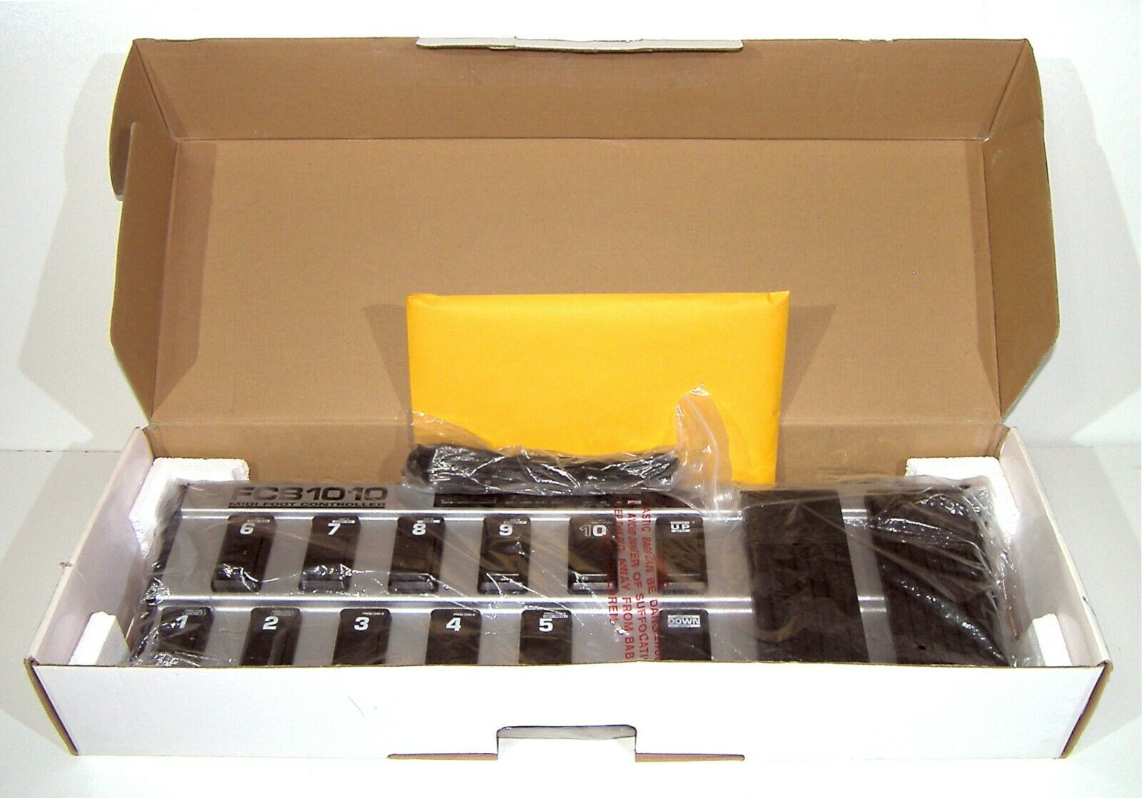 🔥【NEW in BOX】Behringer FCB1010 Ultra-Flexible MIDI Foot Controller💥GUARANTY - Fresh Stock Dated December 2025