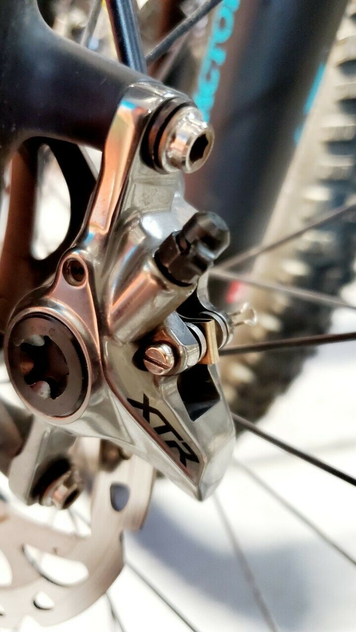 Semi-Metallic Disc Brake Pads for SHIMANO XTR BR-9100, BR-RS805, BR-RS505 - Fresh Stock Dated December 2025