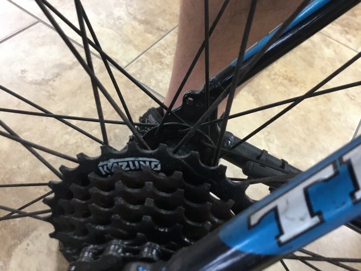 TREK BICYCLE AMD DISCOVERY CHANNEL **In-Store Pickup Only** (PSN021436) - Fresh Stock Dated January 2026