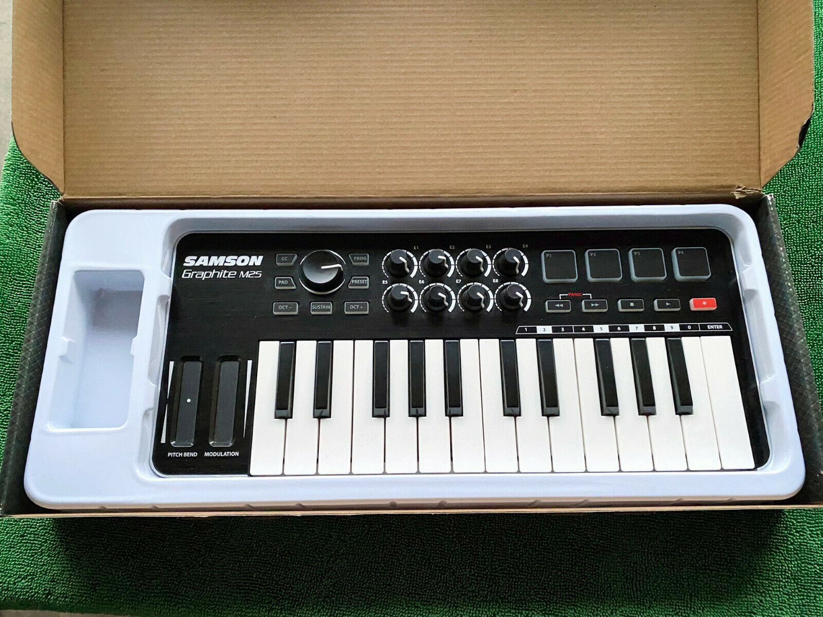 SAMSON GRAPHITE M25 USB MIDI KEYBOARD CONTROLLER - Fresh Stock Dated December 2025