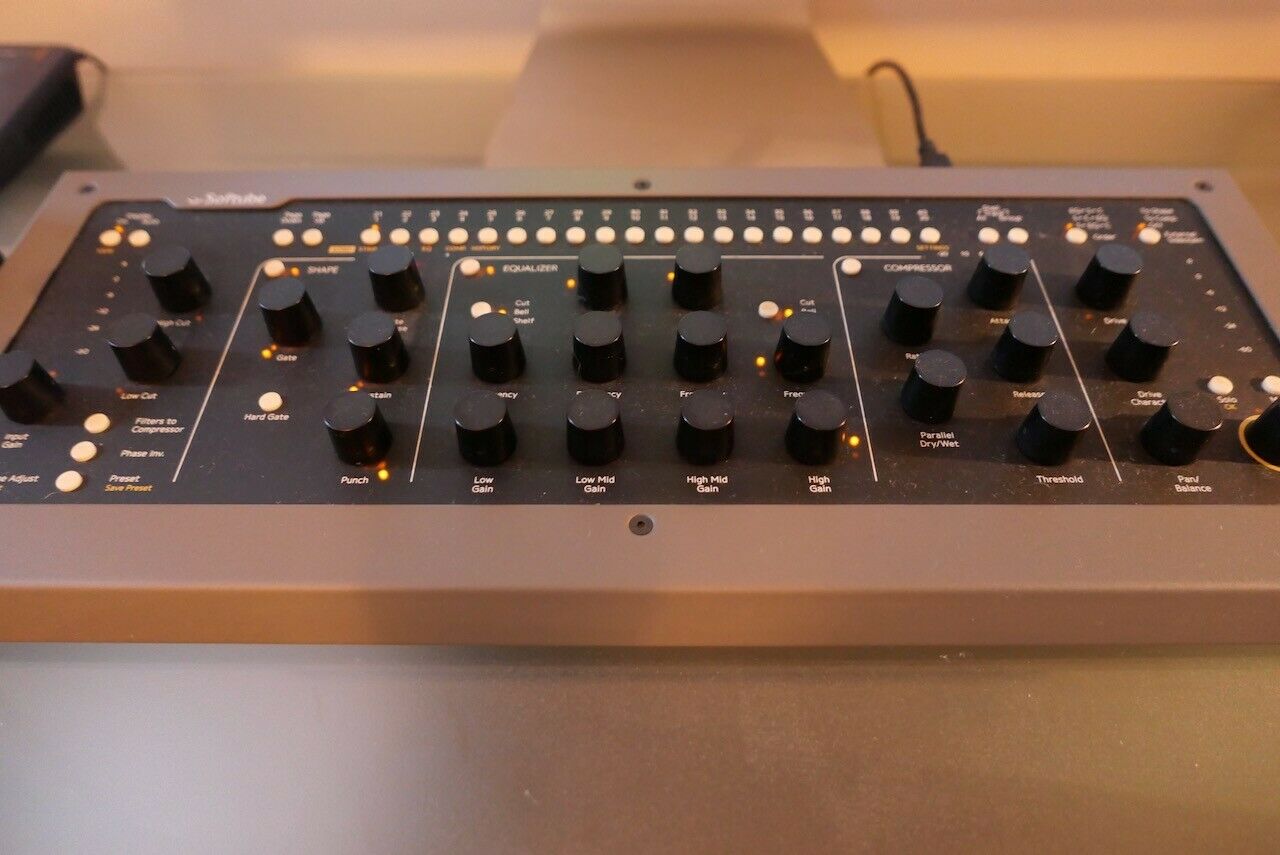 Softube Console 1 with SSL 9000K plug-in (9 value) - Fresh Stock Dated December 2025