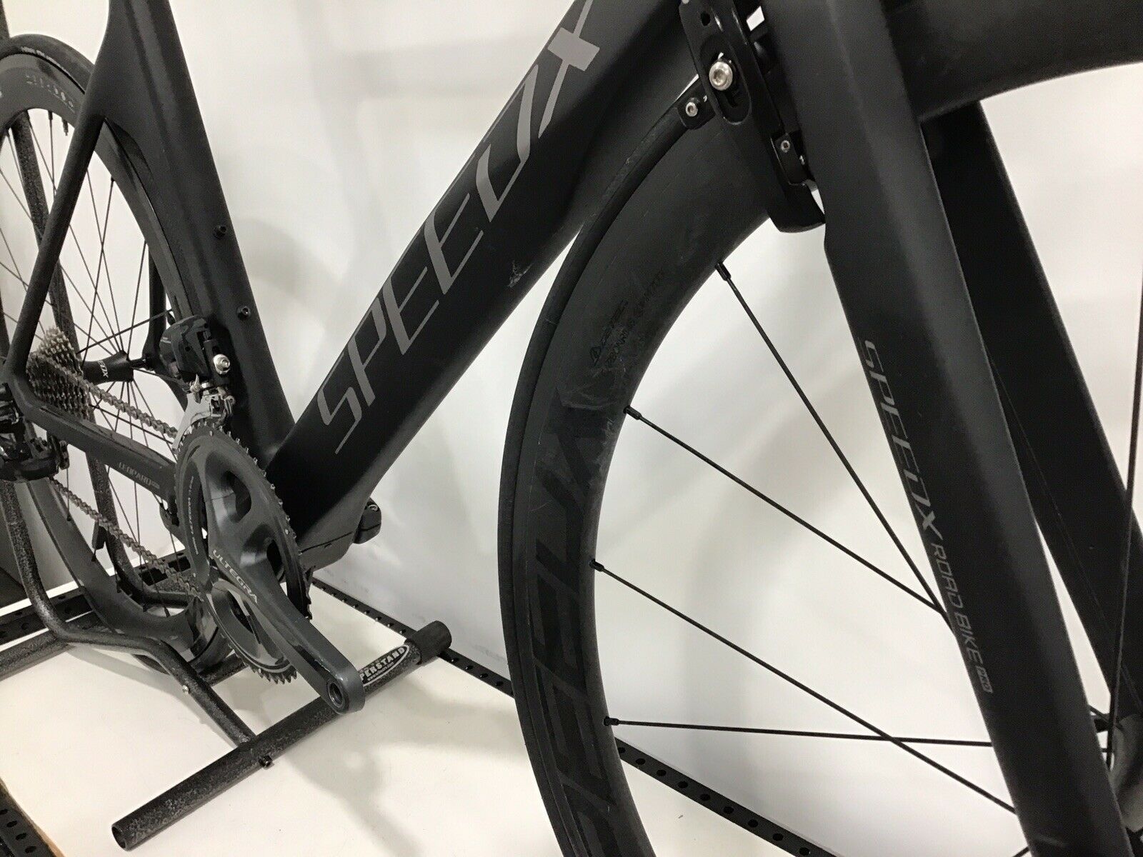SpeedX Leopard Pro Road Bike 59cm Carbon Shimano Ultegra Di2 - Fresh Stock Dated January 2026