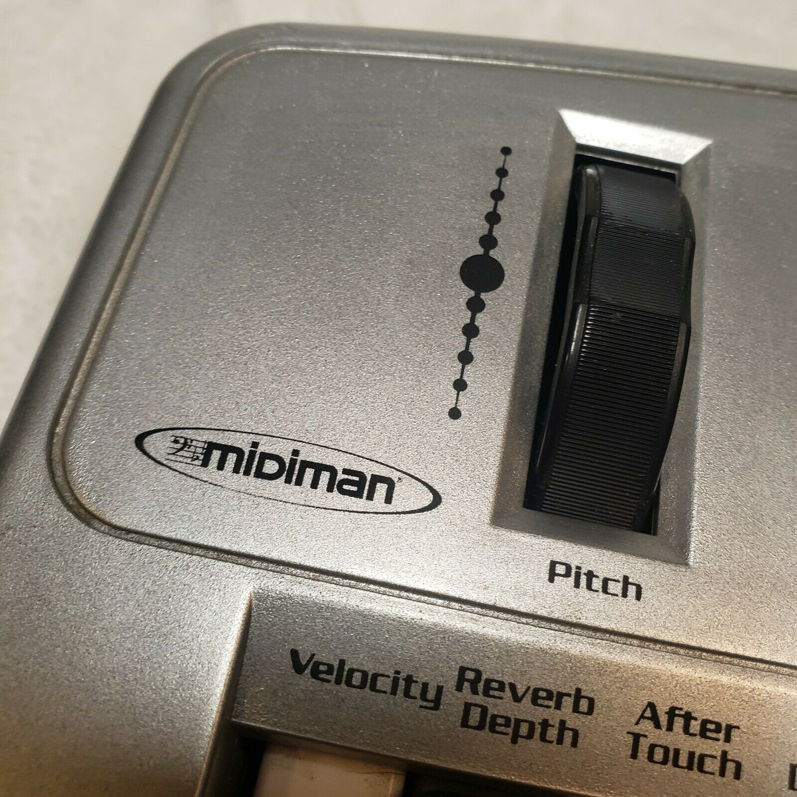 M-Audio Midiman Oxygen 8 MIDI USB Keyboard Controller DJ AUDIO EQUIPMENT - Fresh Stock Dated December 2025