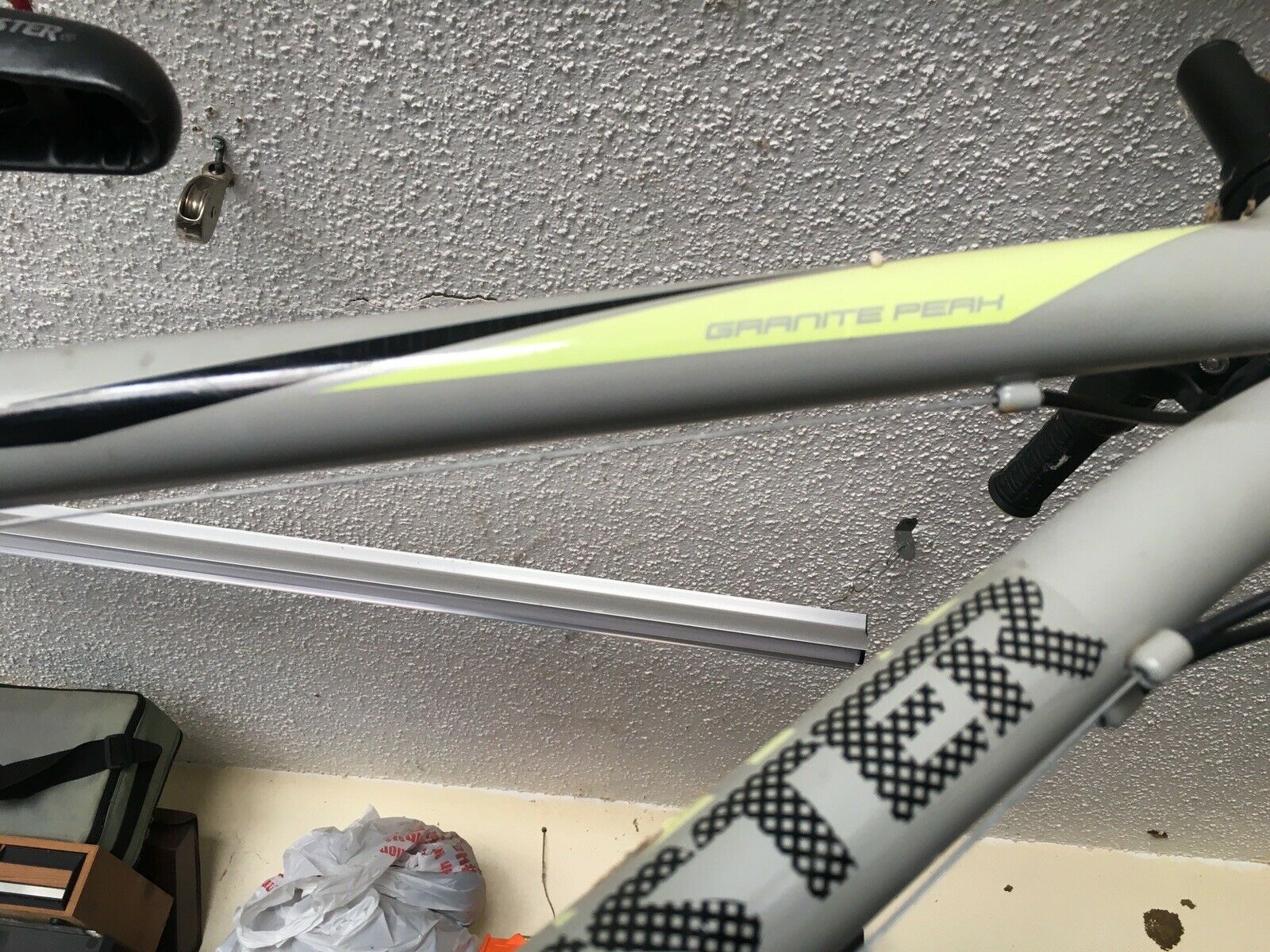 ROADMASTER Boy”s Bicycle 24” - Fresh Stock Dated January 2026