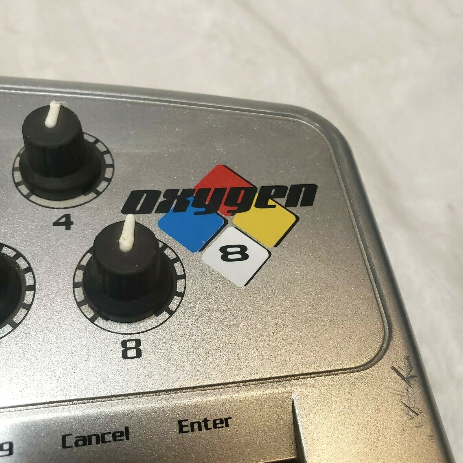 M-Audio Midiman Oxygen 8 MIDI USB Keyboard Controller DJ AUDIO EQUIPMENT - Fresh Stock Dated December 2025