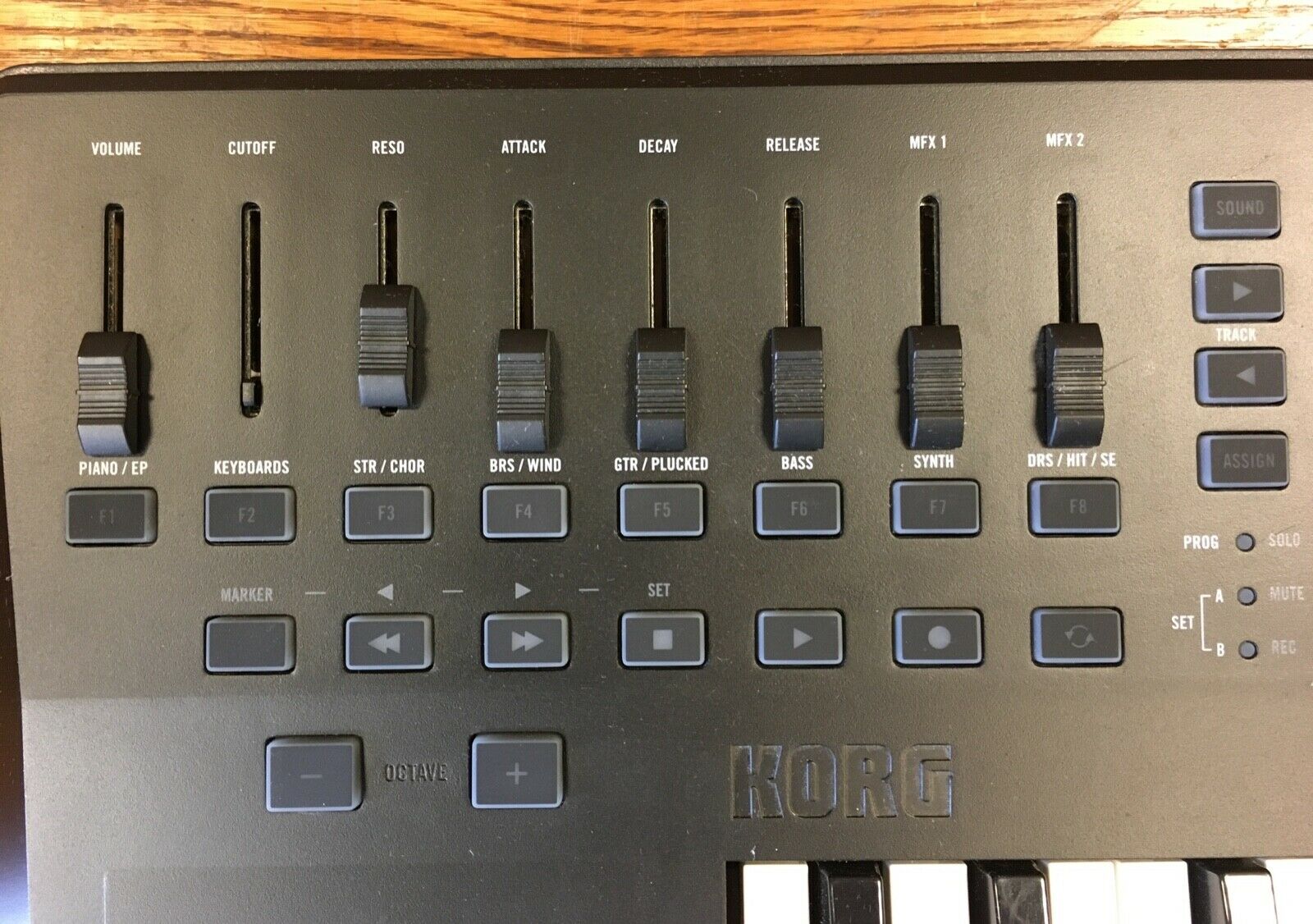 Korg Taktile 25 USB MIDI keyboard Controller - No Reserve - Fresh Stock Dated December 2025