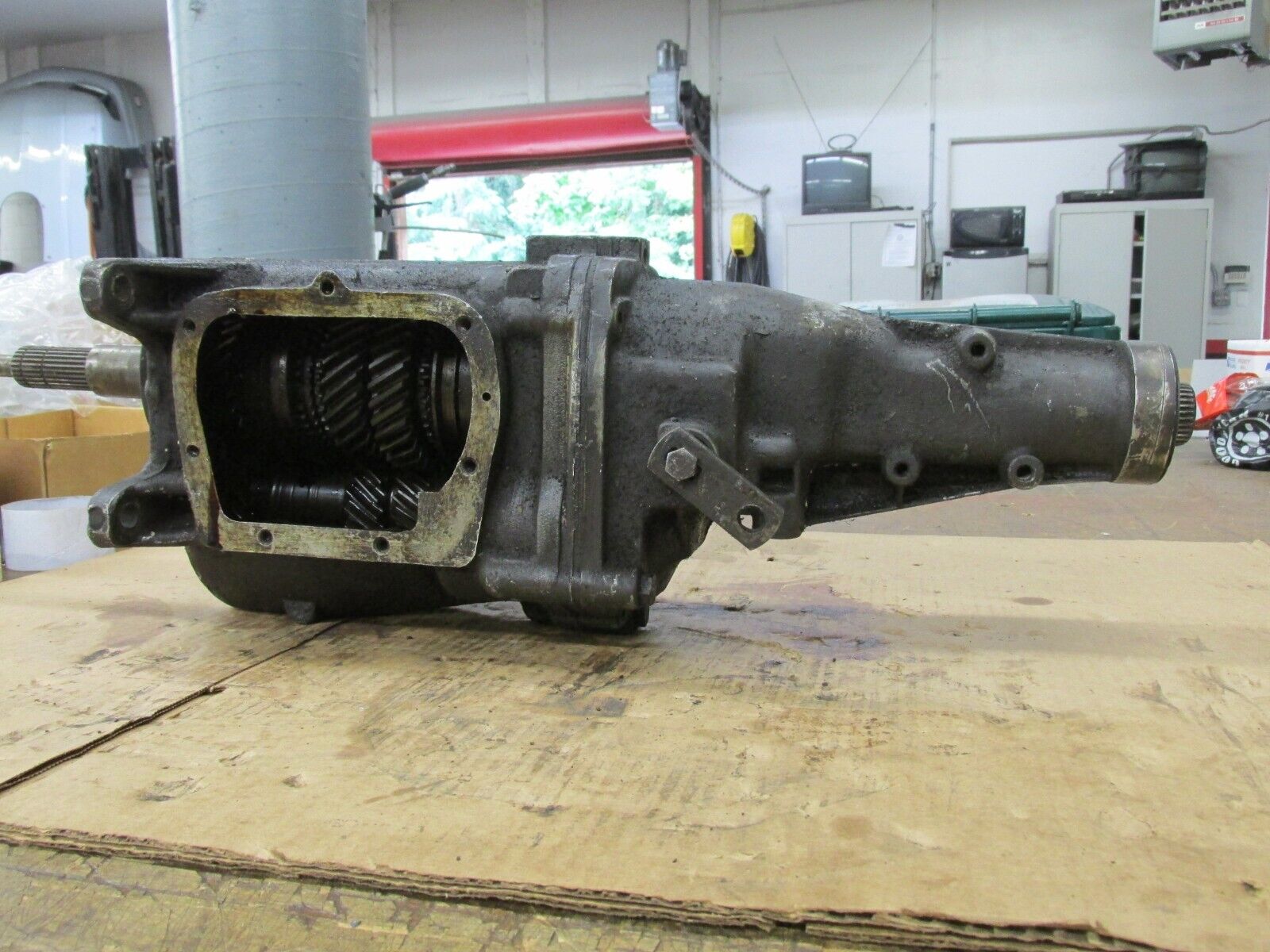 1974 Corvette Muncie M20 Wide Ratio 4 Speed Transmission 3925661 661 P4S08A - Fresh Stock Dated December 2025