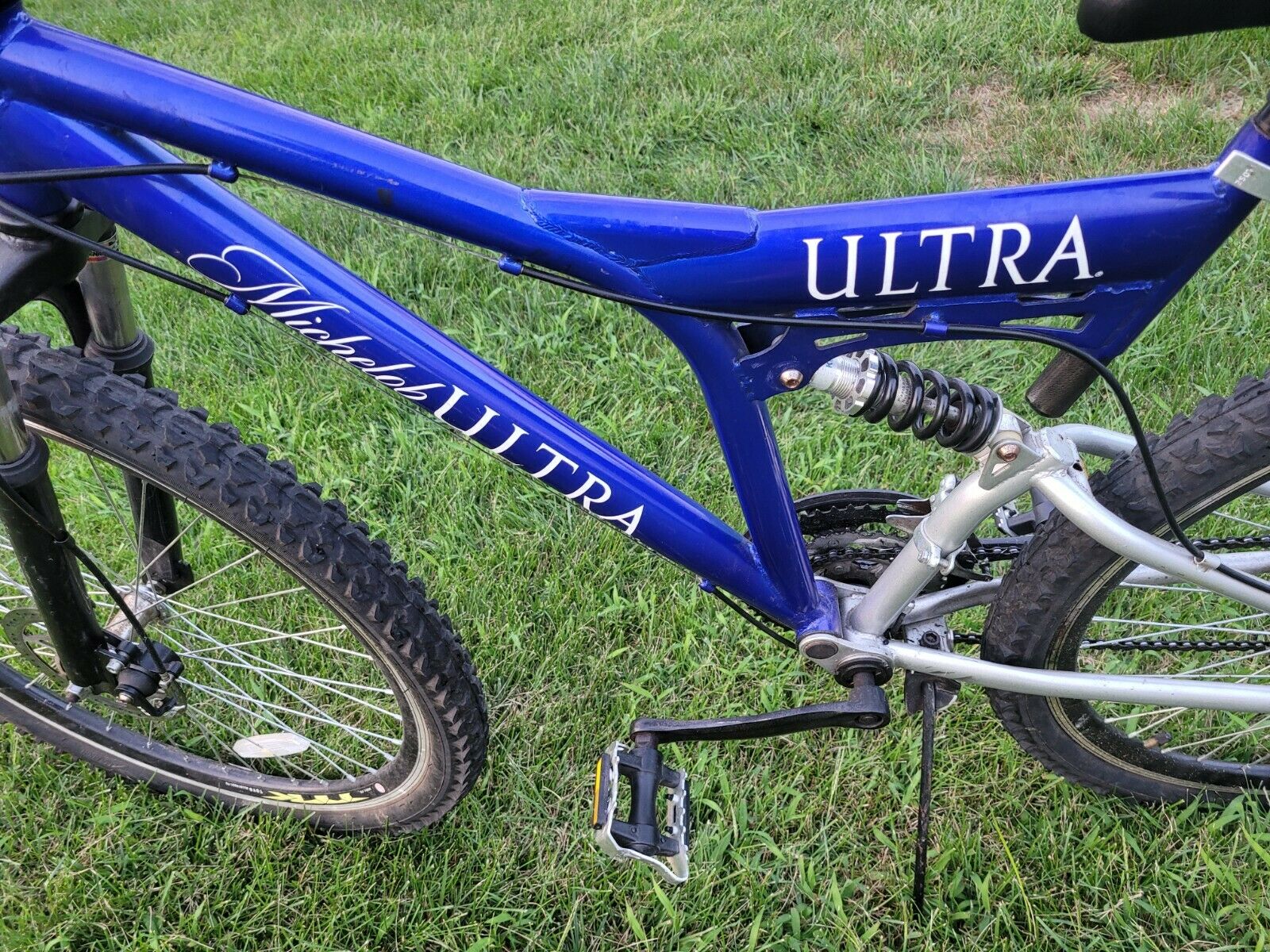 Michelob Ultra Beer Mountain Bike-21 Speed-26