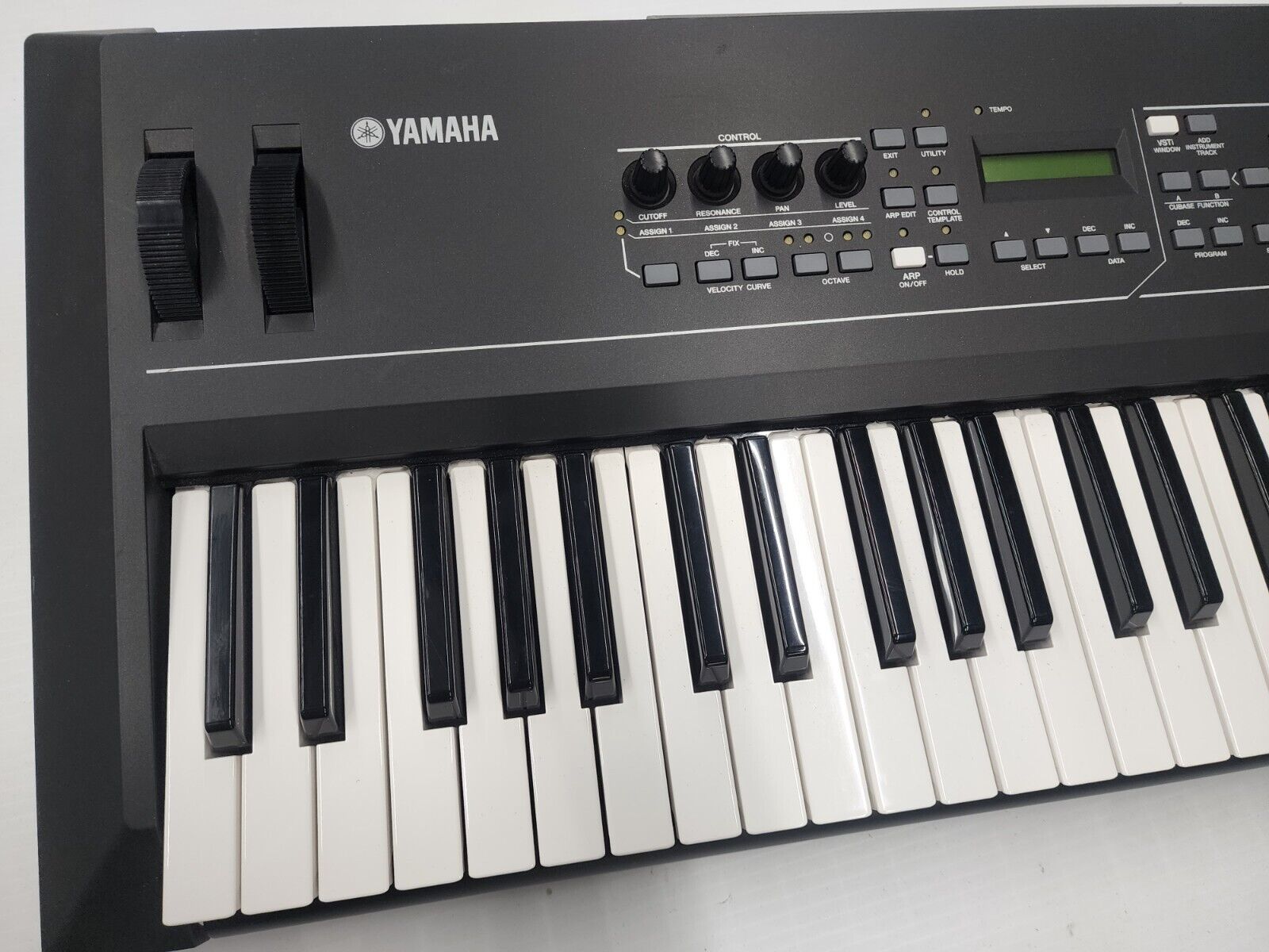 YAMAHA KX-61 61-Key USB MIDI Controller Keyboard - Fresh Stock Dated December 2025