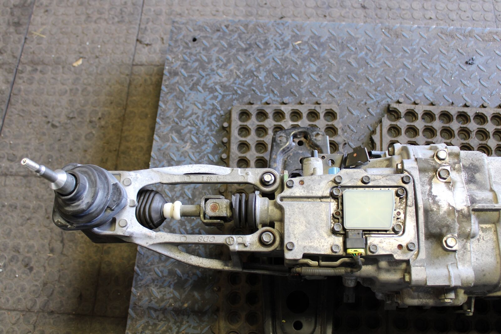 2009-2020 NISSAN 370Z 3.7L M/T MANUAL TRANSMISSION REV MATCH GEAR BOX OEM - Fresh Stock Dated December 2025