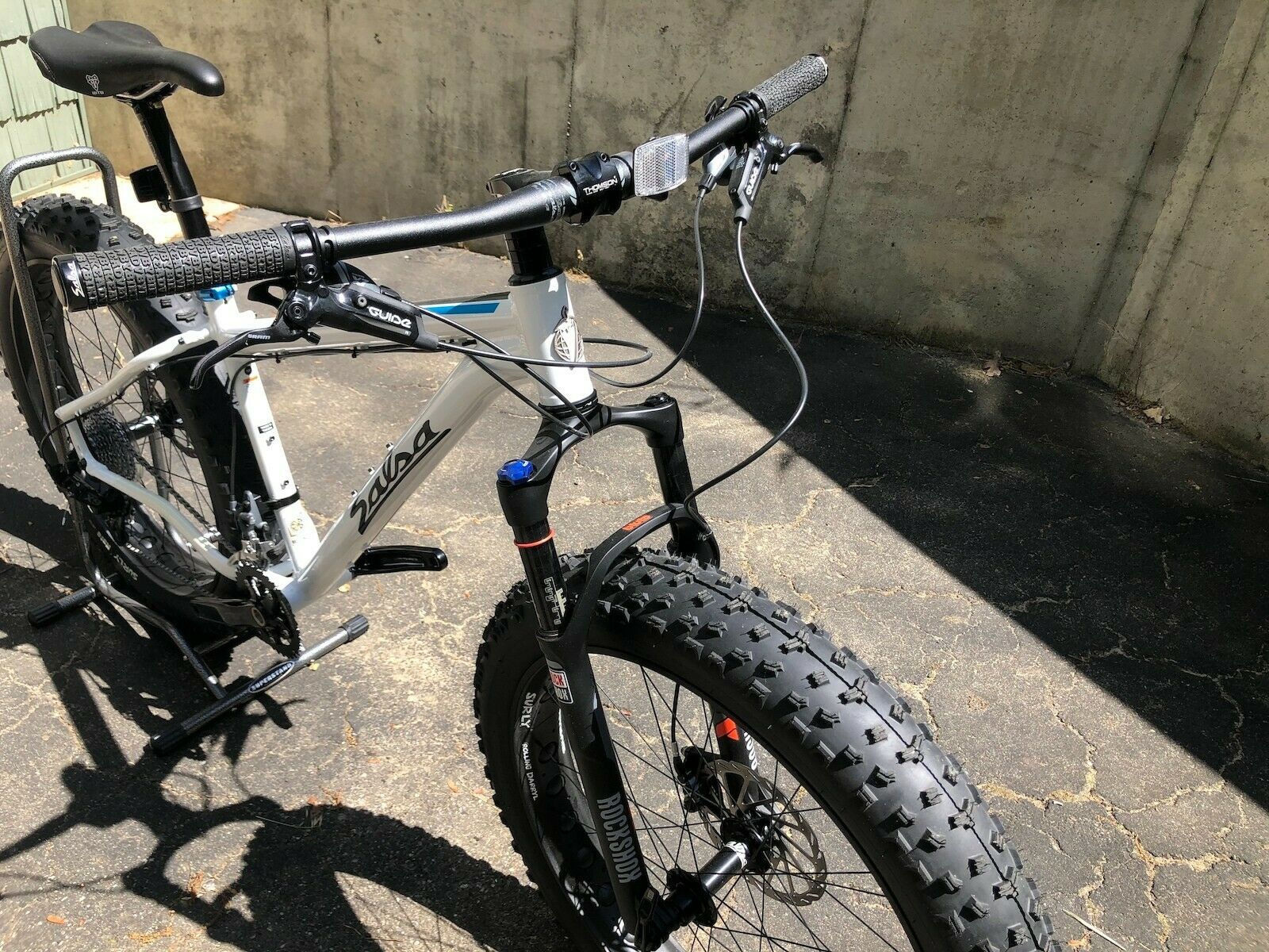 New never ridden 2015 salsa mukluk2 front suspension - Fresh Stock Dated January 2026