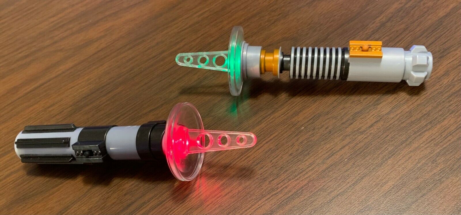 Think Geek Star Wars Light-up Lightsaber Ice Pop/Popsicle Maker - 4 pc w/ holder - Fresh Stock Dated February 2026