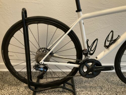 2021 Specialized Aethos Pro size 54 ultegra di2 - Fresh Stock Dated December 2025