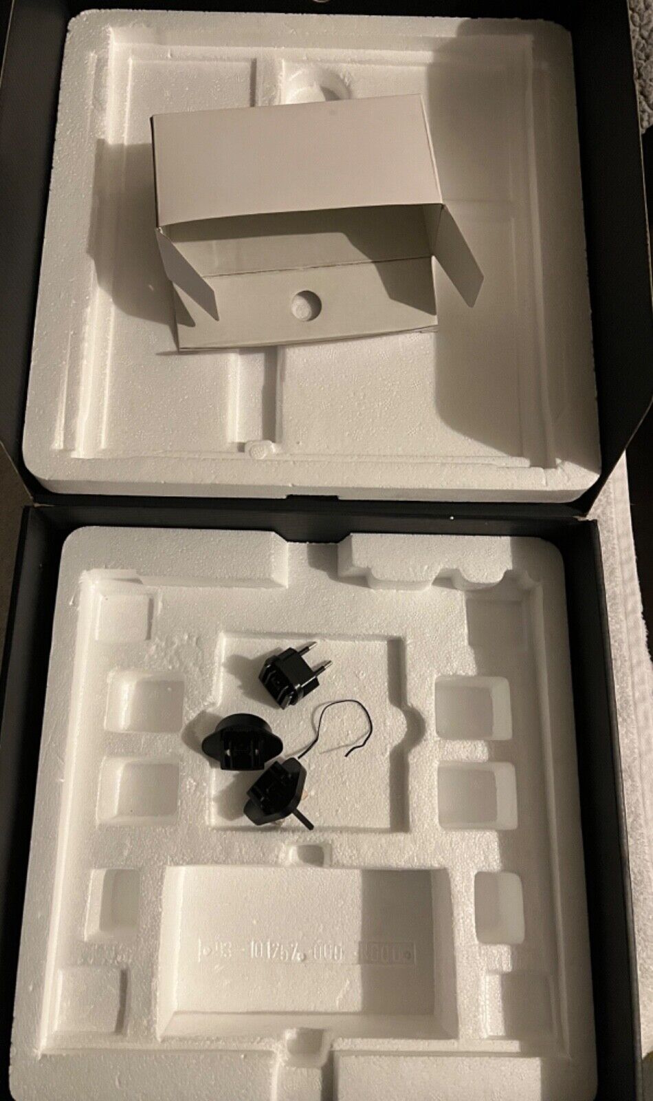 Native Instruments Maschine Mk3 Drum Controller (Only) Software not included. - Fresh Stock Dated December 2025