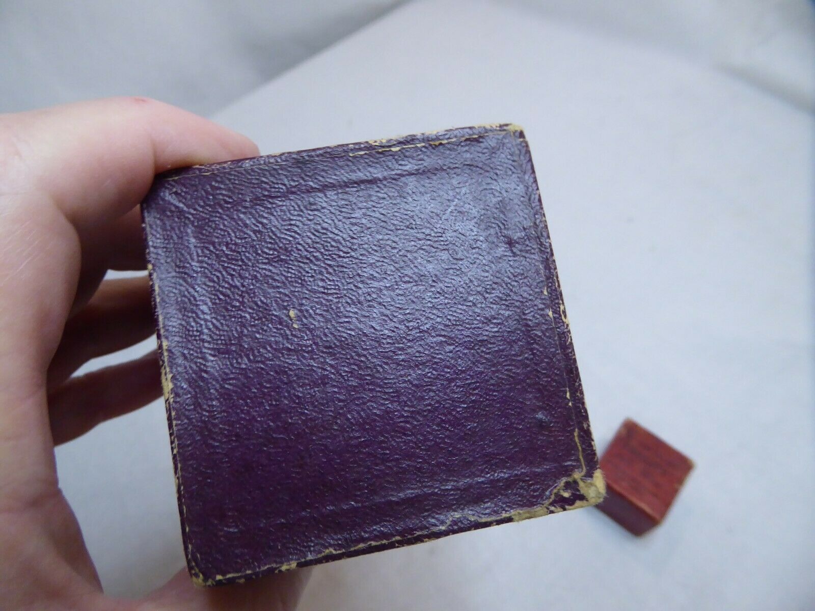 vintage facility jewel ckucks set of 8 with thumb screw adjustment & set of pins - Fresh Stock Dated December 2025