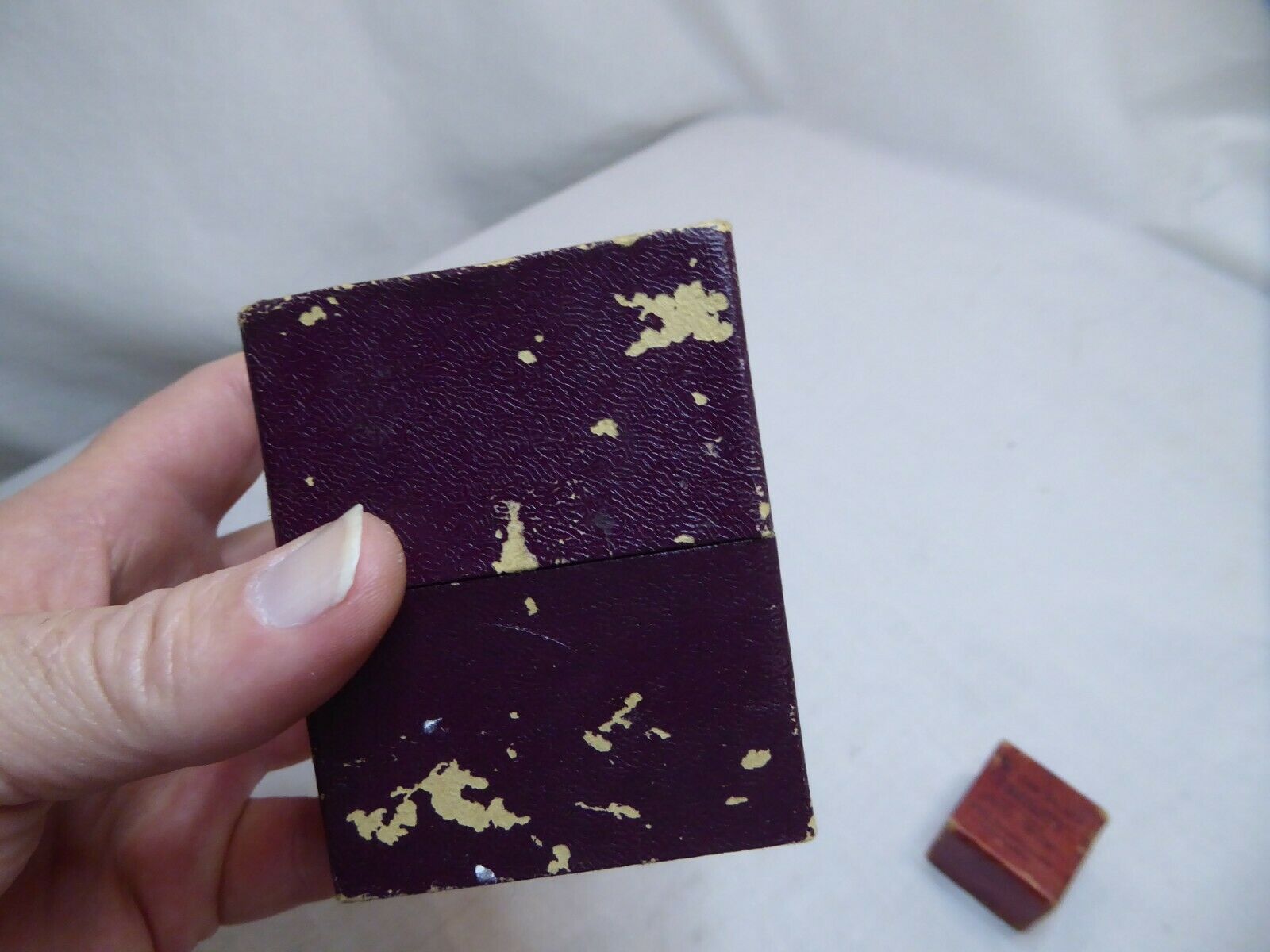 vintage facility jewel ckucks set of 8 with thumb screw adjustment & set of pins - Fresh Stock Dated December 2025