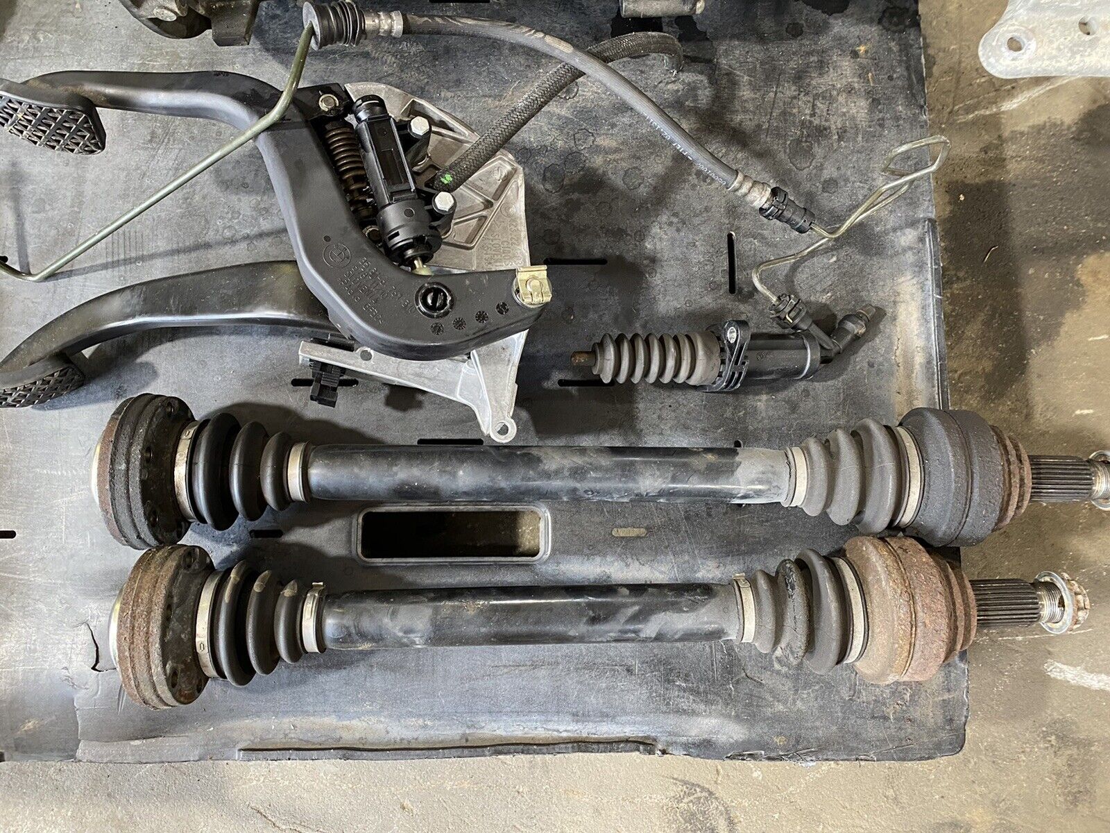 06-10 BMW 335i 135i N54 RWD MANUAL TRANSMISSION 6 SPEED SWAP CONVERSION GS6-53BZ - Fresh Stock Dated December 2025