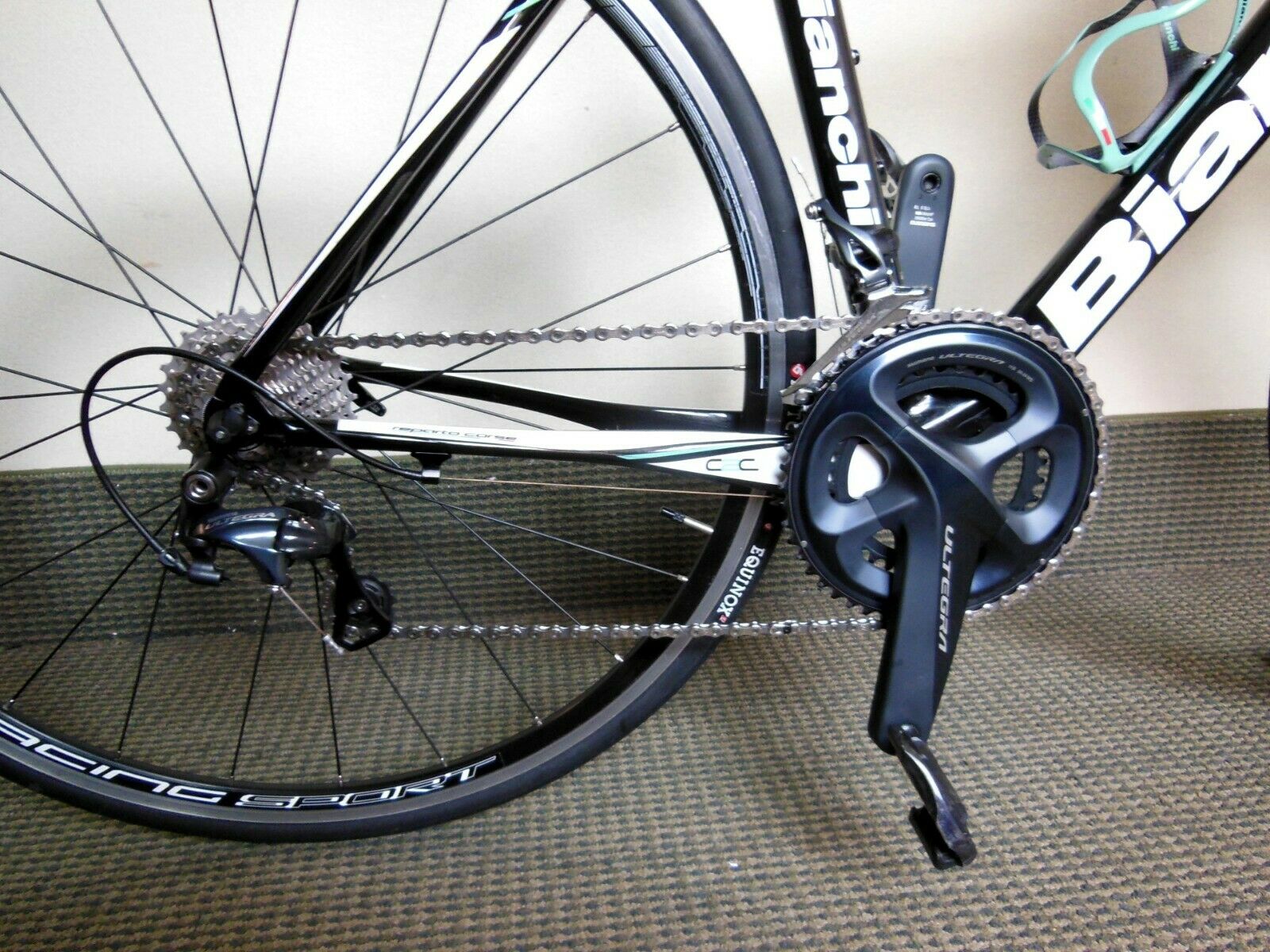 BIANCHI INTENSO BIKE CARBON FIBER MEDIUM FOR RIDERS UP TO 5' 8 FEET HIGH - Fresh Stock Dated December 2025