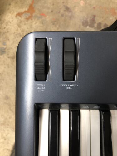 M-AUDIO OXYGEN 61 (3rd GEN) - Fresh Stock Dated December 2025