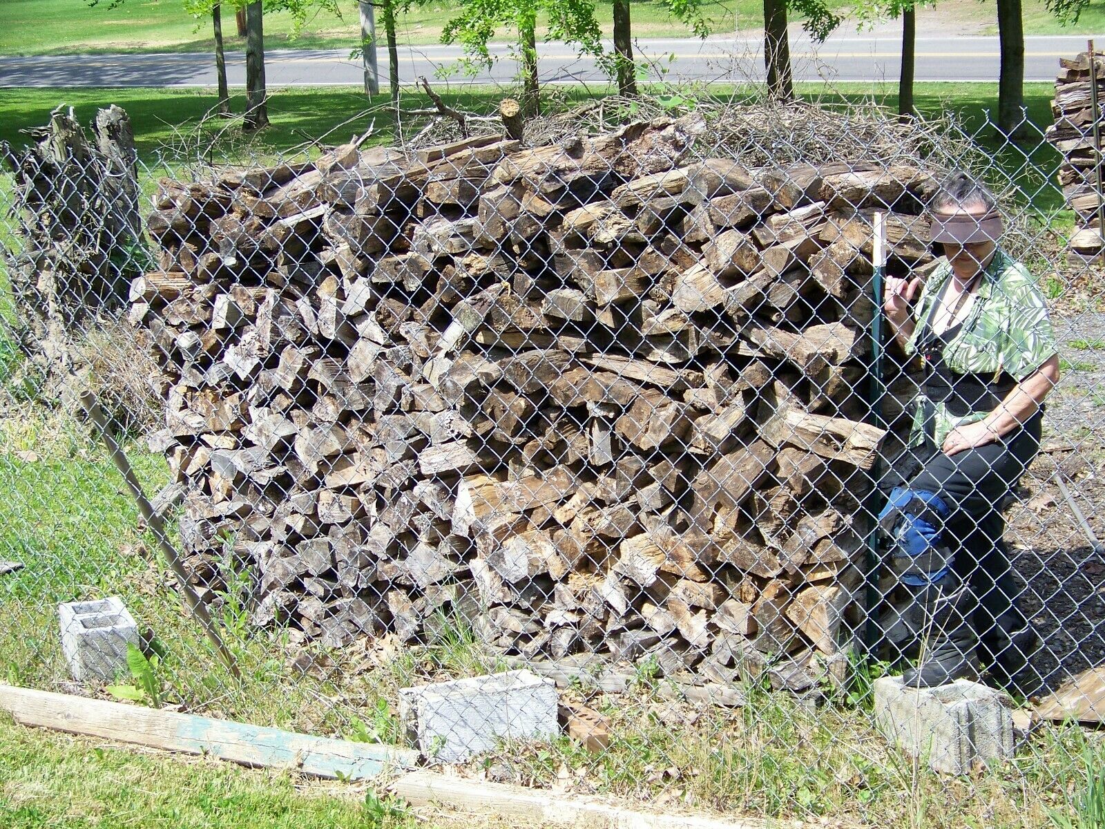 FIREWOOD 4 FOOT SQUARE LOAD SEASONED CUT & SPLIT**BUYER PICKUP WARREN OHIO.44485 - Fresh Stock Dated December 2025