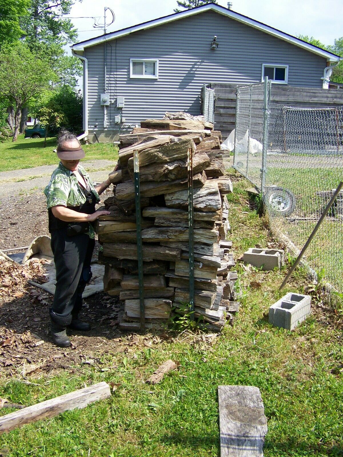FIREWOOD 4 FOOT SQUARE LOAD SEASONED CUT & SPLIT**BUYER PICKUP WARREN OHIO.44485 - Fresh Stock Dated December 2025