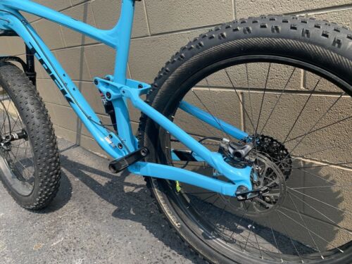 Trek Farley EX 8 21.5”/XL - Fresh Stock Dated December 2025