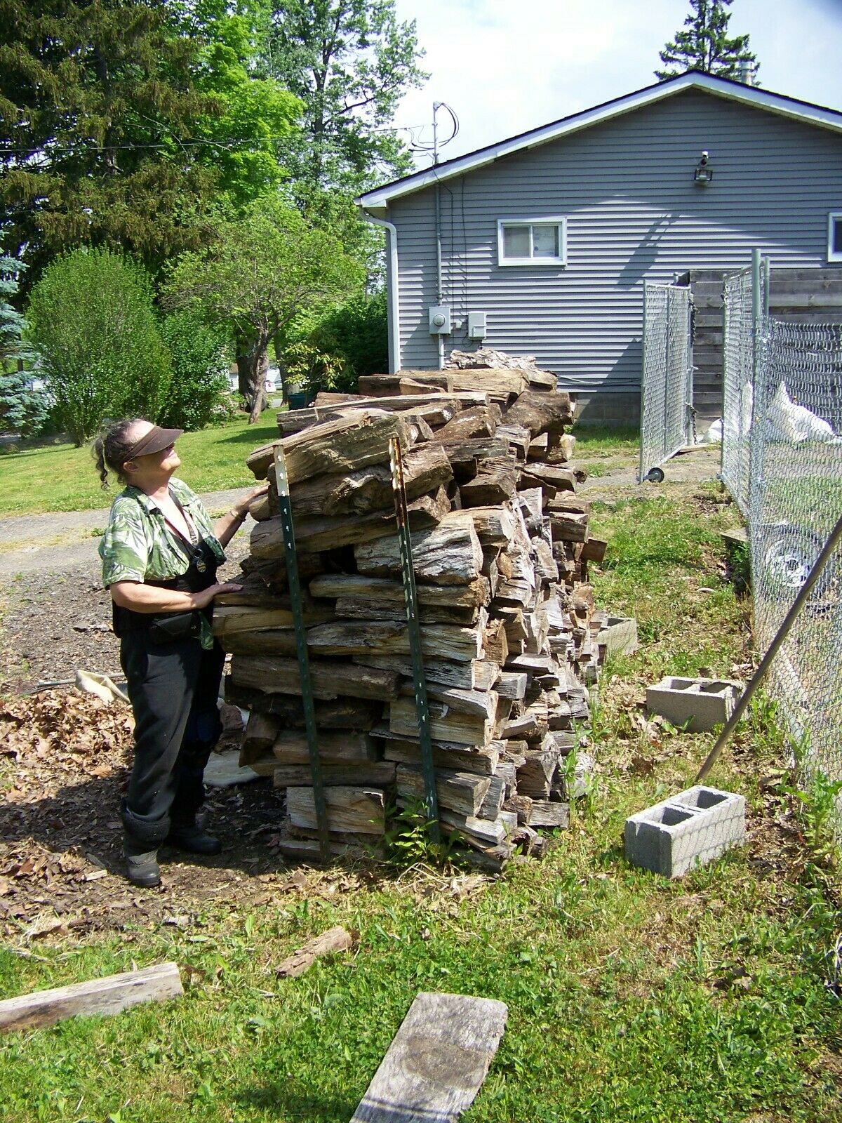 FIREWOOD 4 FOOT SQUARE LOAD SEASONED CUT & SPLIT**BUYER PICKUP WARREN OHIO.44485 - Fresh Stock Dated December 2025