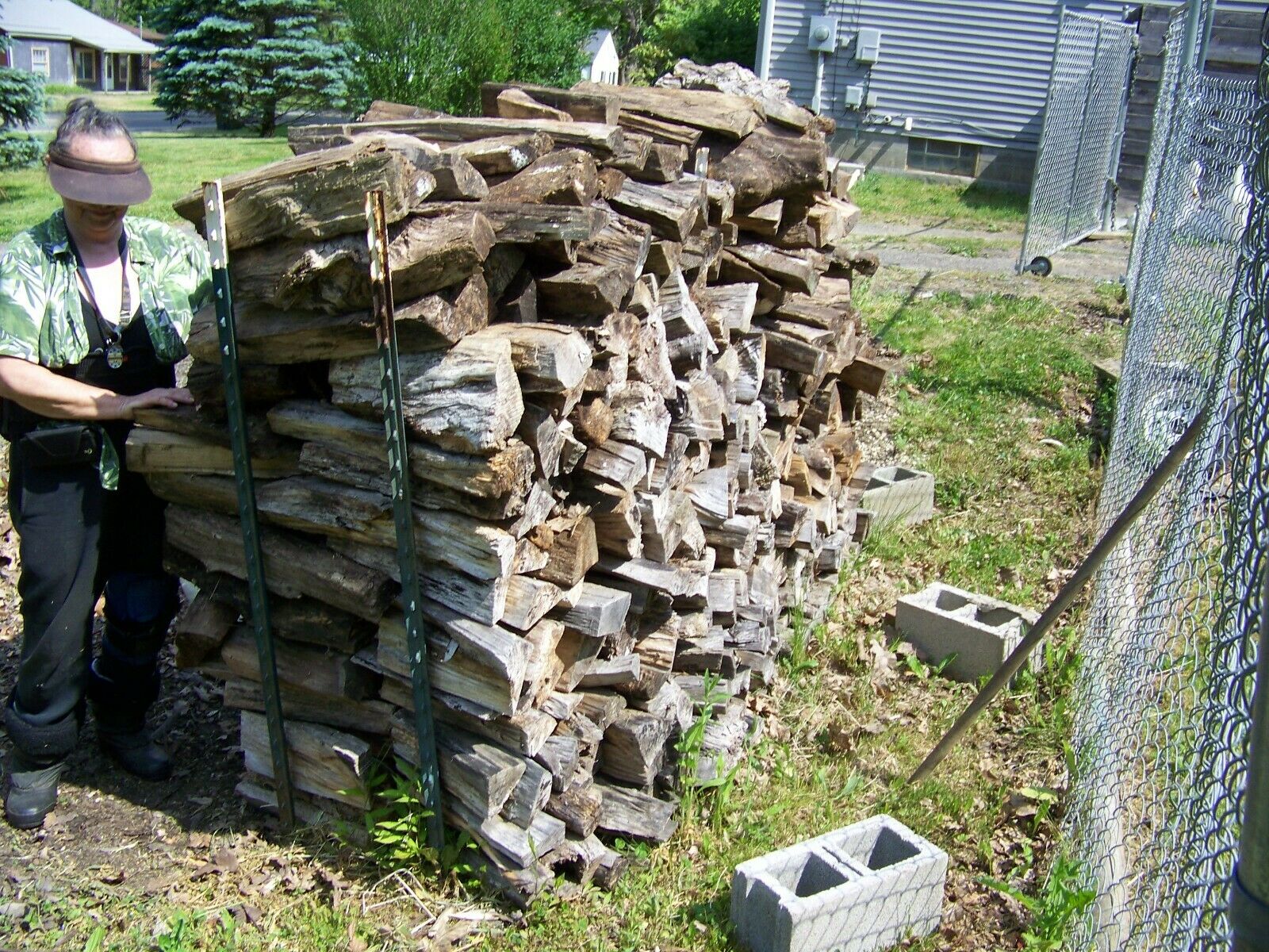 FIREWOOD 4 FOOT SQUARE LOAD SEASONED CUT & SPLIT**BUYER PICKUP WARREN OHIO.44485 - Fresh Stock Dated December 2025