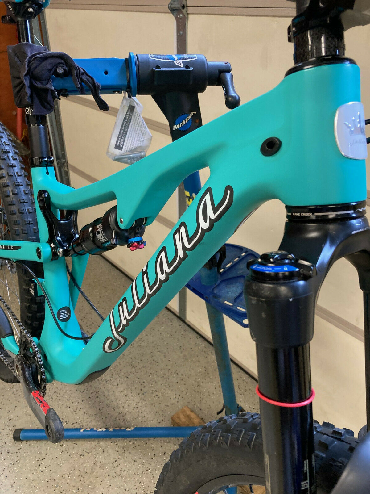 2017 Juliana Furtado CC V2 / Santa Cruz 5010 V2  XS, 27.5 / 650B, 130/130 travel - Fresh Stock Dated December 2025