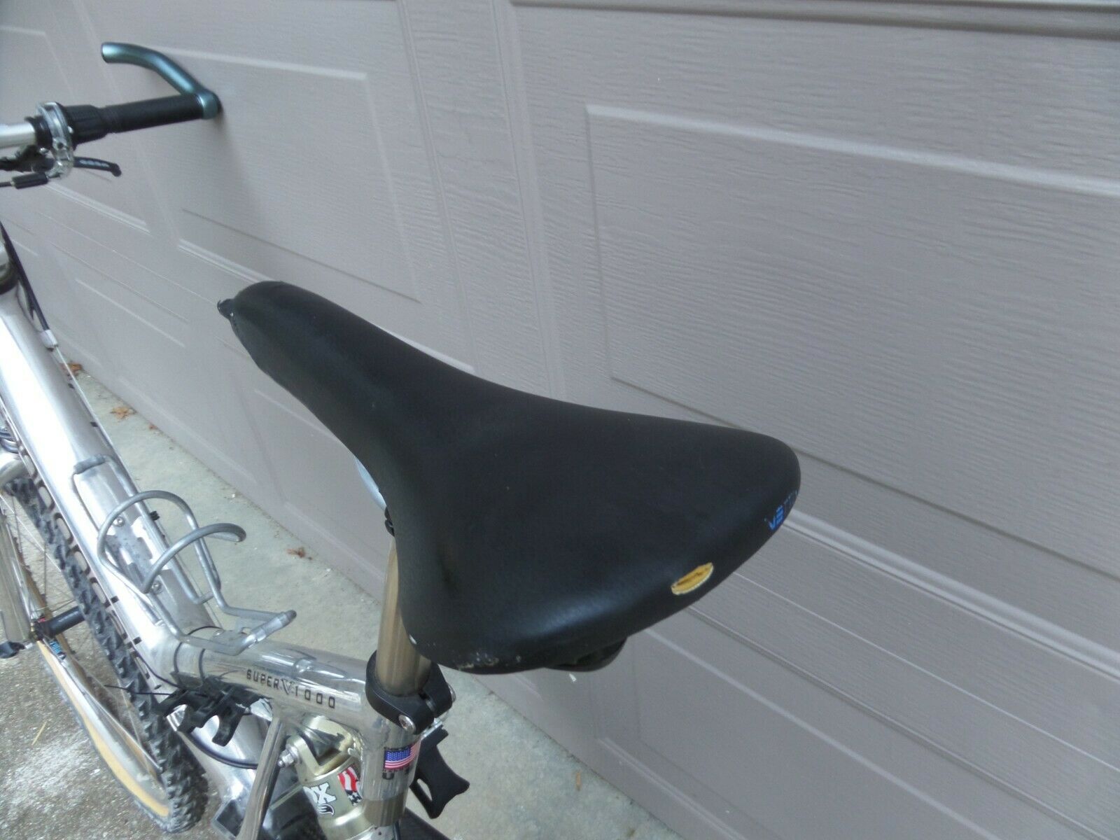 Vintage Cannon Super V 1000 Carbon Fiber mountain bike. - Fresh Stock Dated December 2025