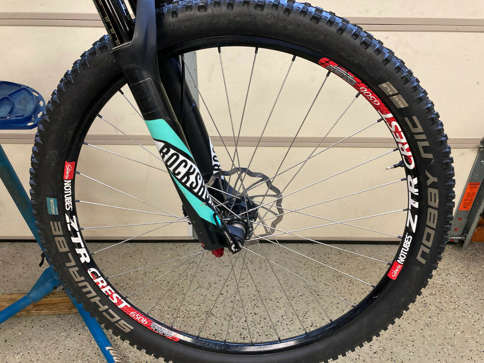2017 Juliana Furtado CC V2 / Santa Cruz 5010 V2  XS, 27.5 / 650B, 130/130 travel - Fresh Stock Dated December 2025