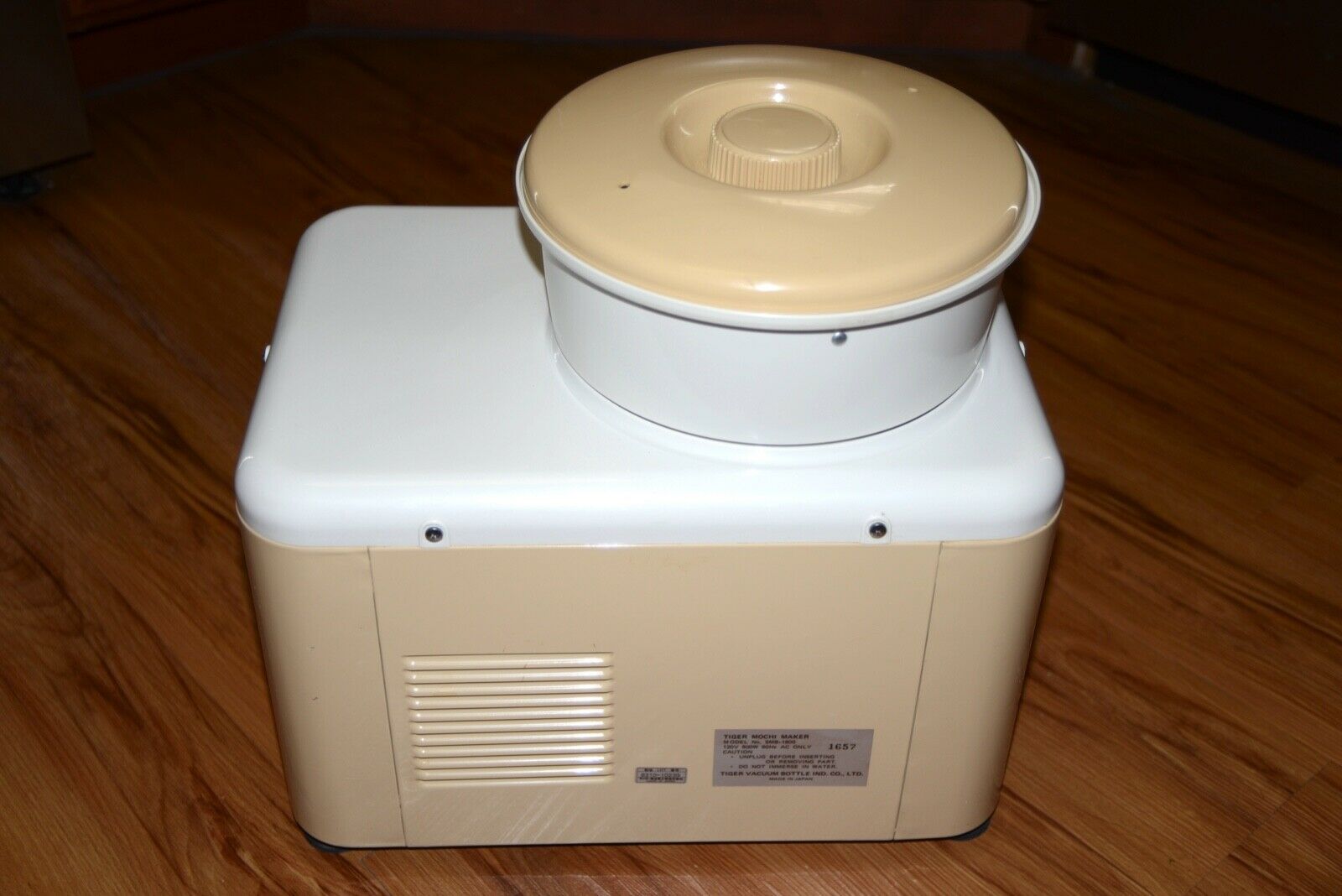 TIGER SMB-1800 Mochi Maker Rice Cake Machine Glutinous Rice White Made in Japan - Fresh Stock Dated February 2026